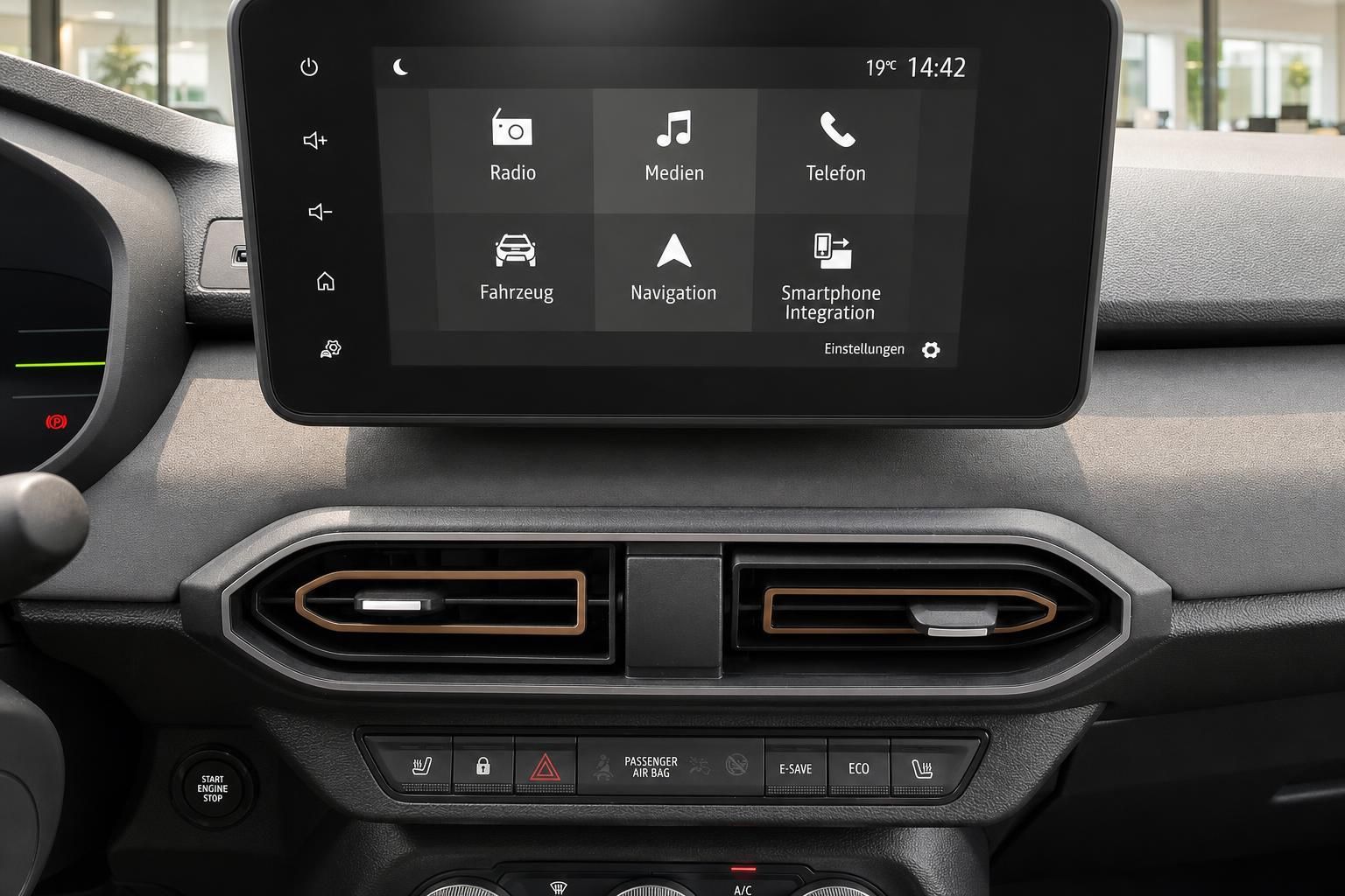 Infotainment-Touchscreen im Auto mit Menü für Radio, Navigation und Smartphone-Integration