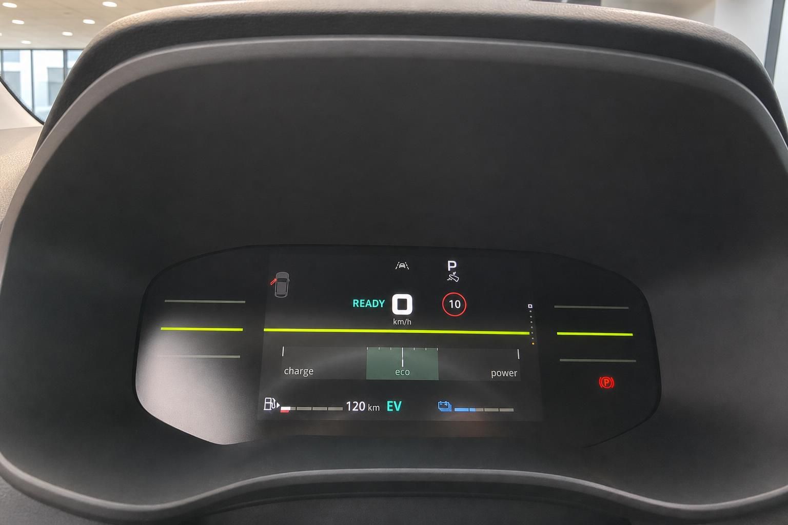 Digitales Kombiinstrument mit Elektrofahrzeug-Anzeige und Fahrmodus-Auswahl im modernen Auto
