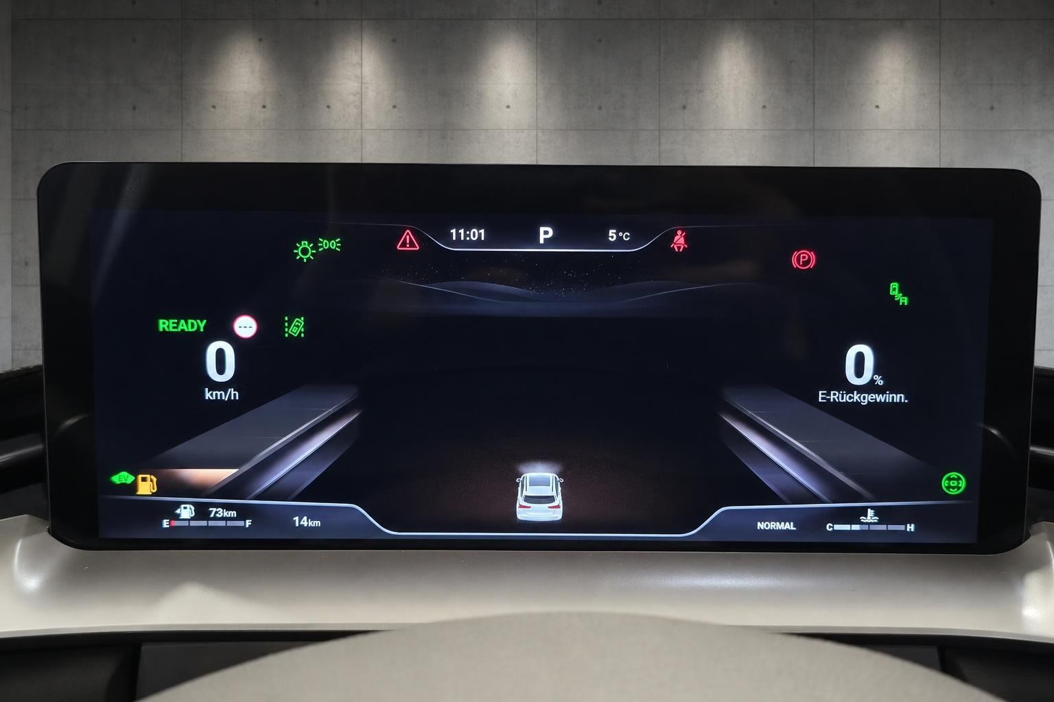 Digitales Kombiinstrument mit Reichweiten- und Fahrzustandsanzeige