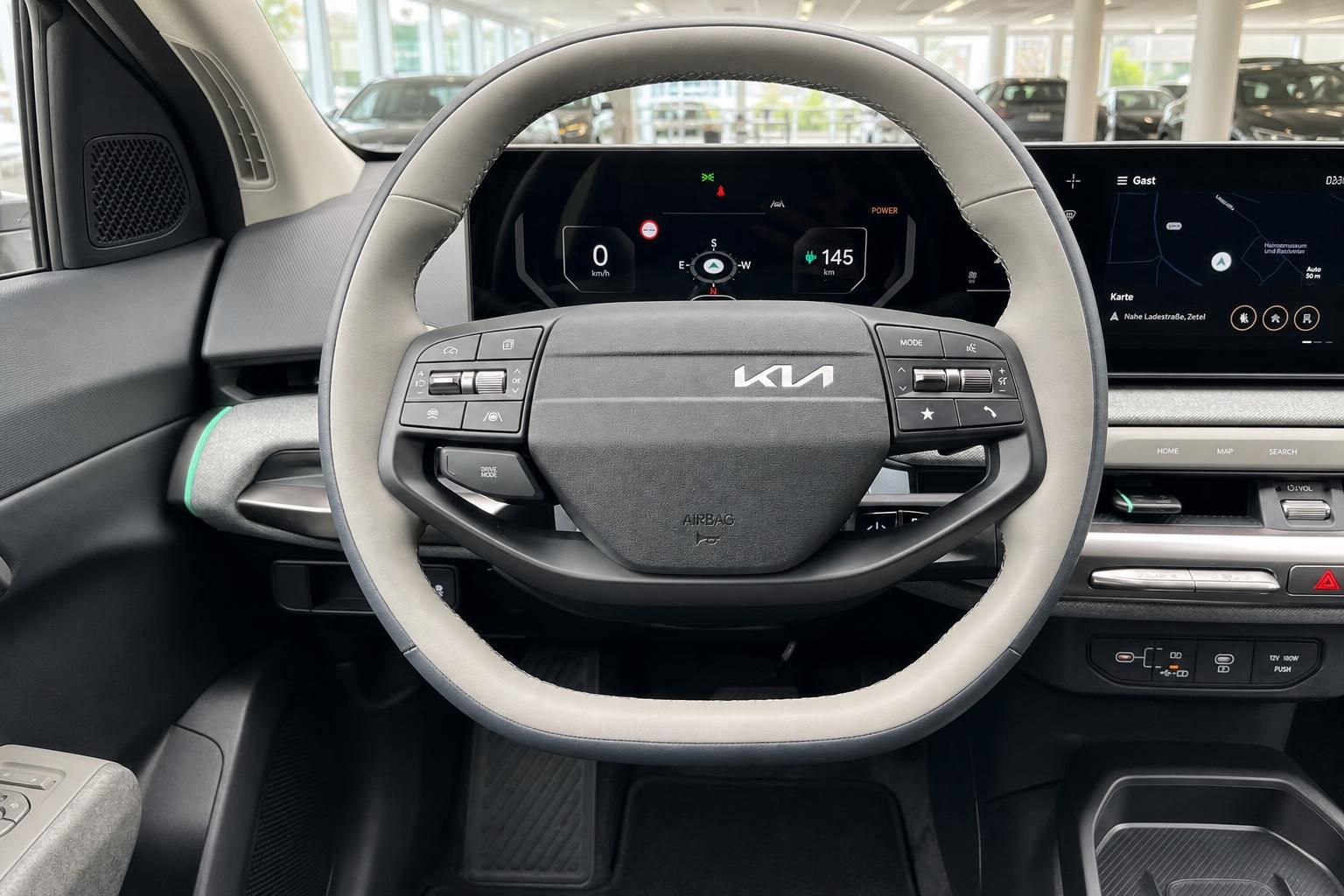 Kia Lenkrad mit Multifunktionstasten und digitalem Kombiinstrument