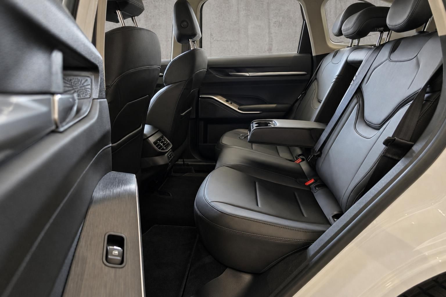 Rueckbank mit Lederausstattung im Haval SUV Innenraum