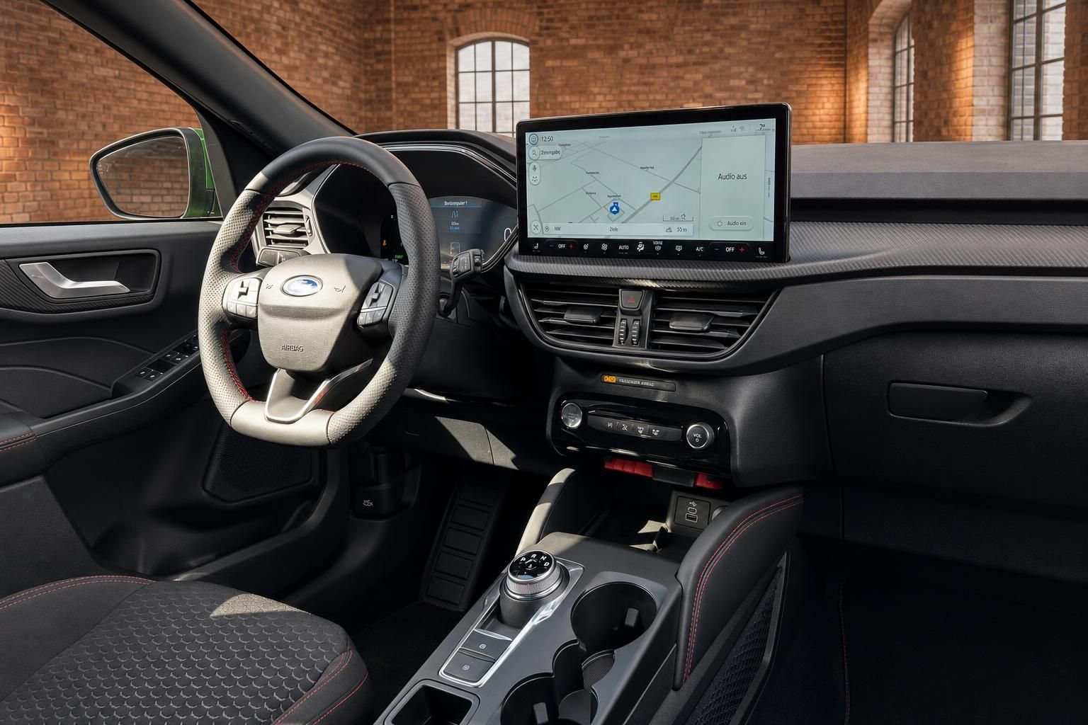 Ford Focus Innenraum Cockpit mit Lenkrad und großem Touchscreen-Navigationssystem