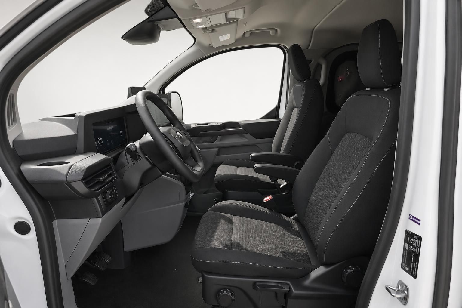 Ford Transit Custom Innenraum mit Vordersitzen und Lenkrad