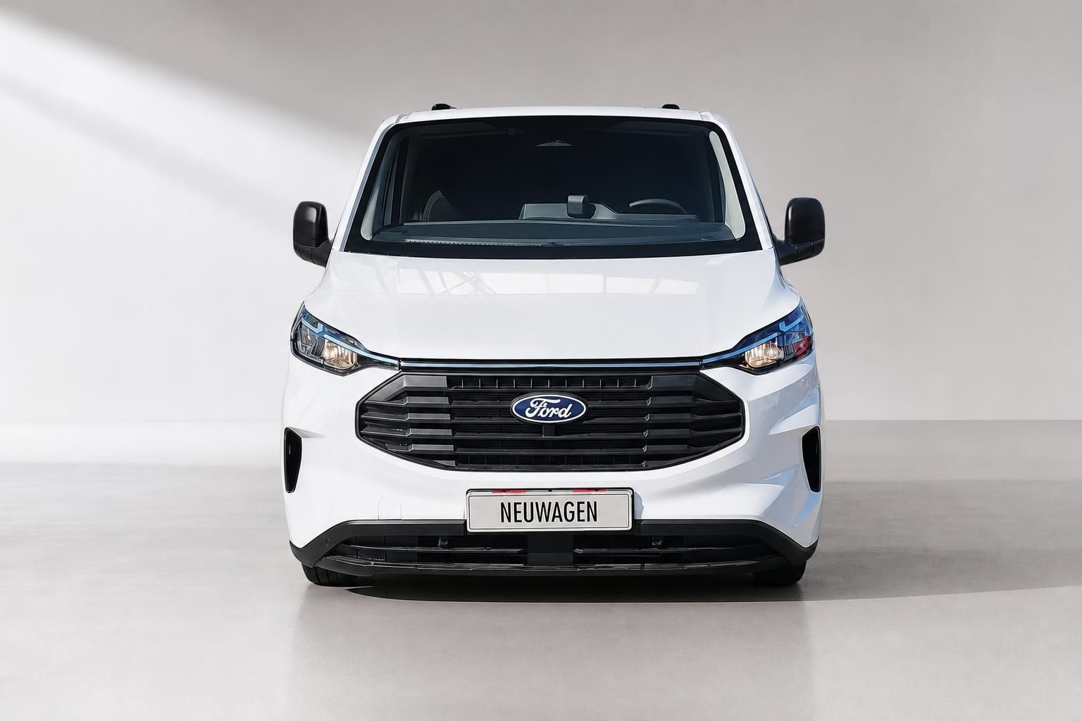 Ford Transit Custom weiß, Frontansicht direkt im Studio