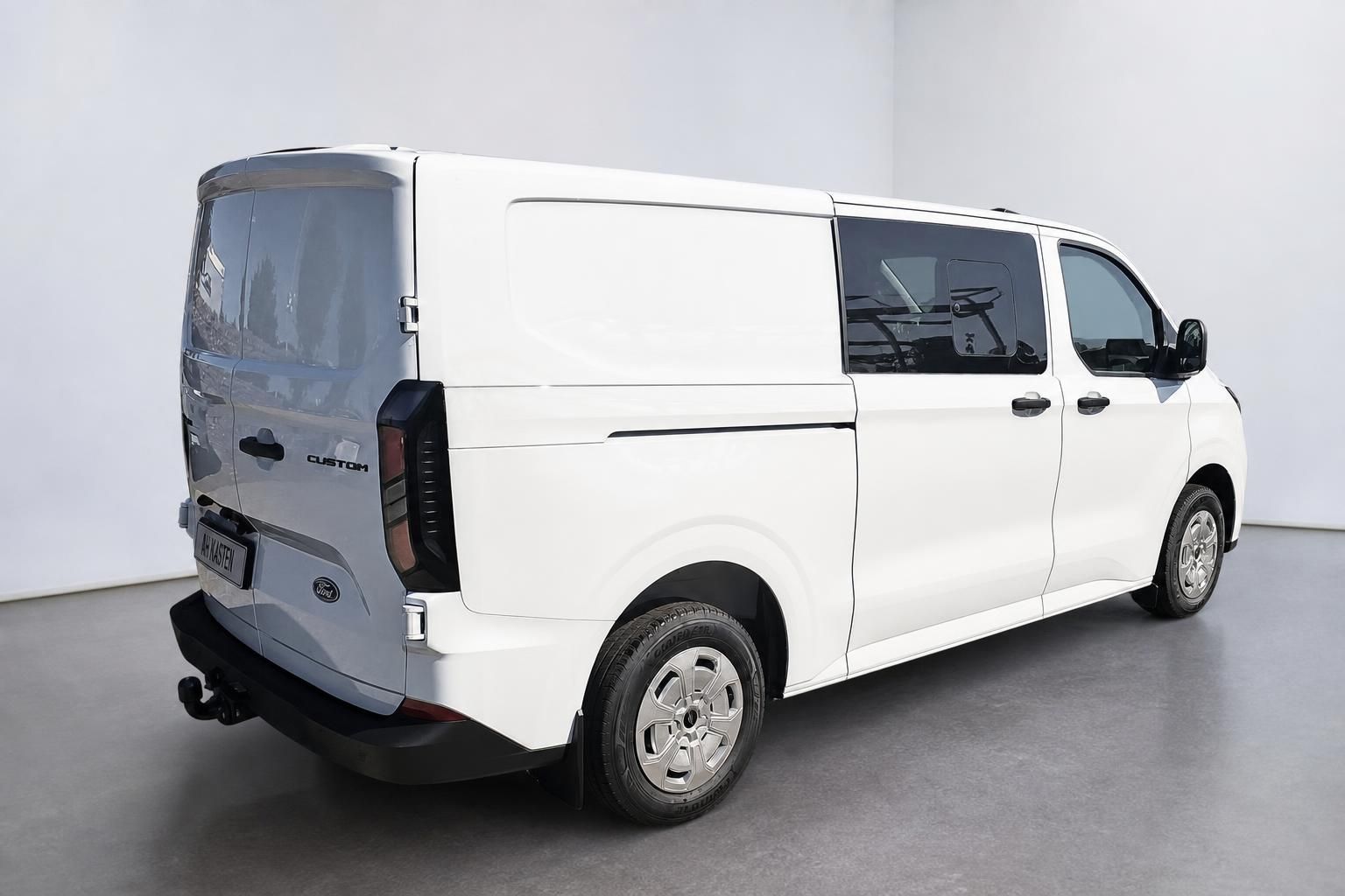Ford Transit Custom Kastenwagen weiß, Seiten-Heckansicht