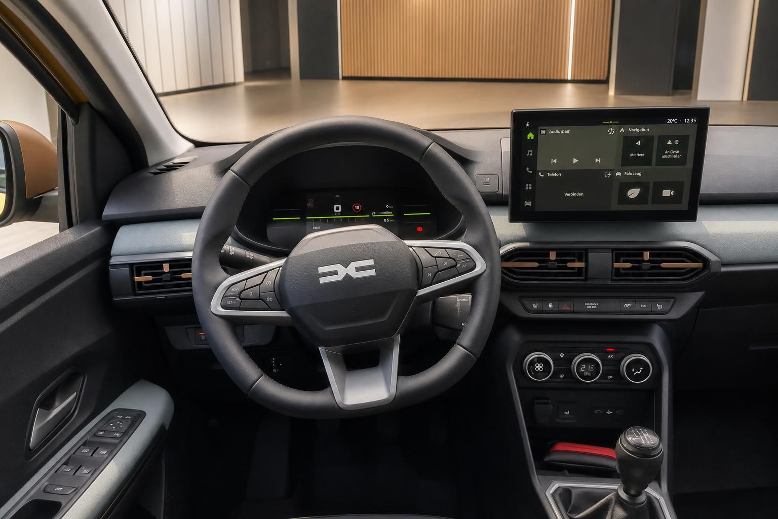 Dacia Cockpit mit Lenkrad und Multimedia-Display im Detail