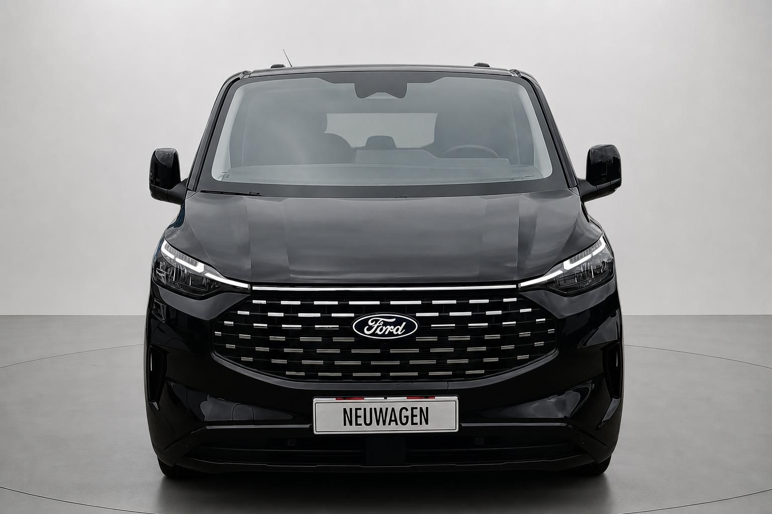 Ford Tourneo Custom schwarz Frontansicht Neuwagen Studio