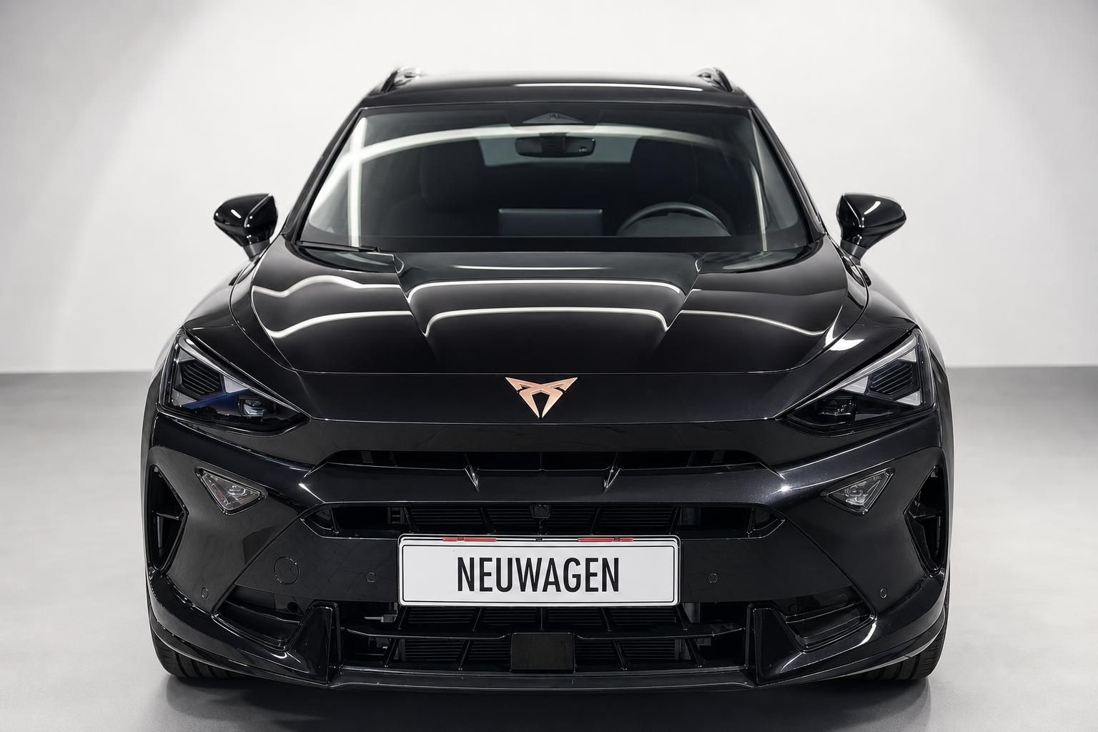 Cupra Formentor schwarz Frontansicht Neuwagen Studio