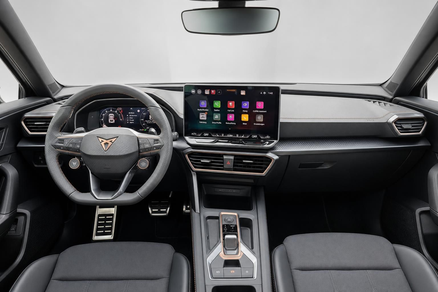 Cupra Cockpit mit Lenkrad, Digitaltacho und Infotainment-Touchscreen