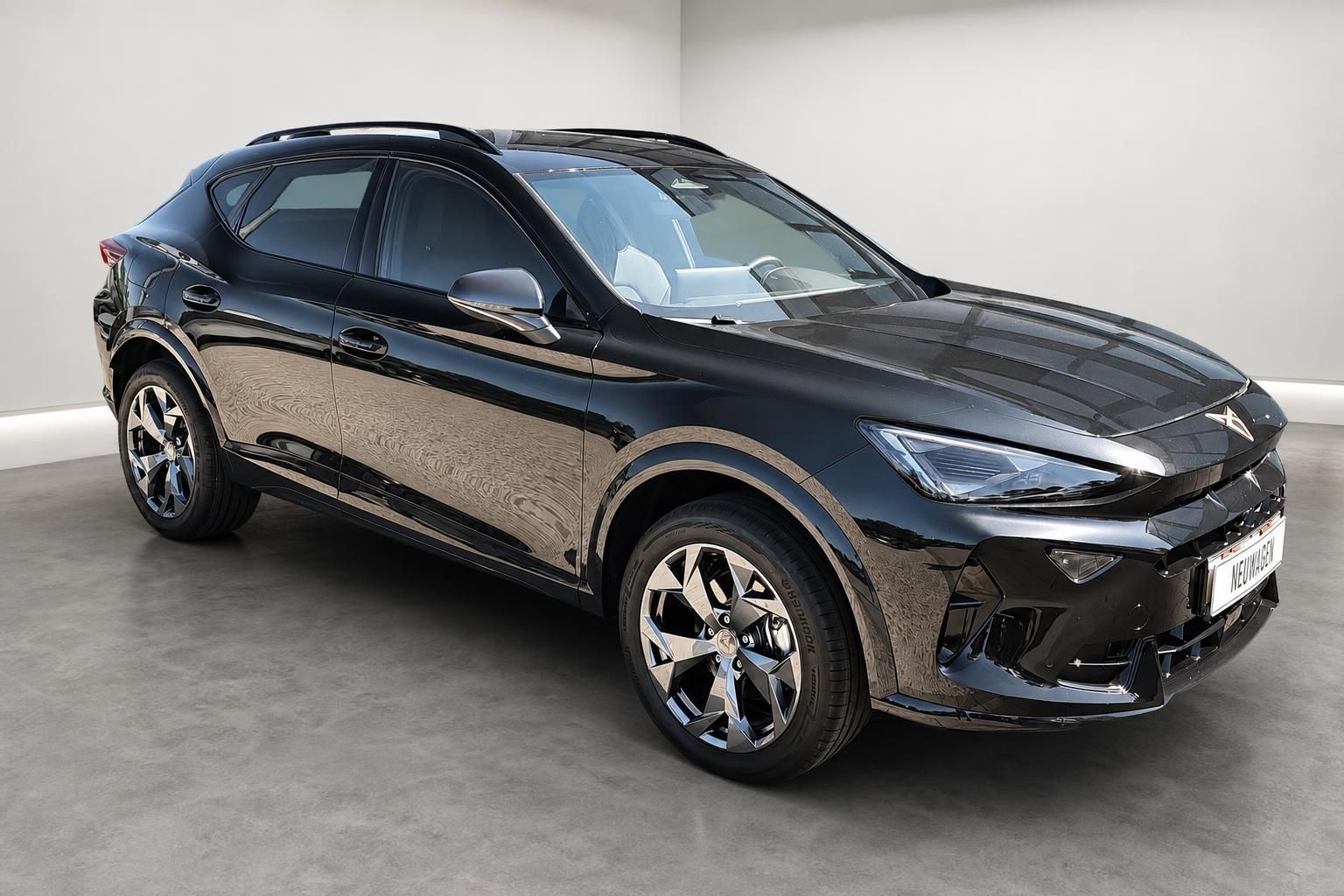 Cupra Formentor schwarz Front-Seitenansicht Neuwagen
