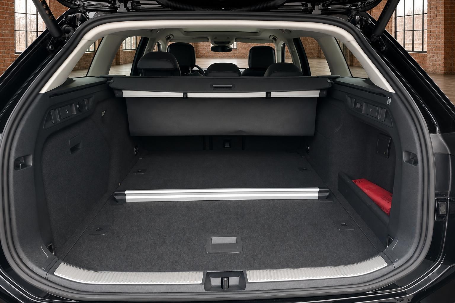VW Passat Variant Kofferraum mit viel Stauraum und Ladeboden