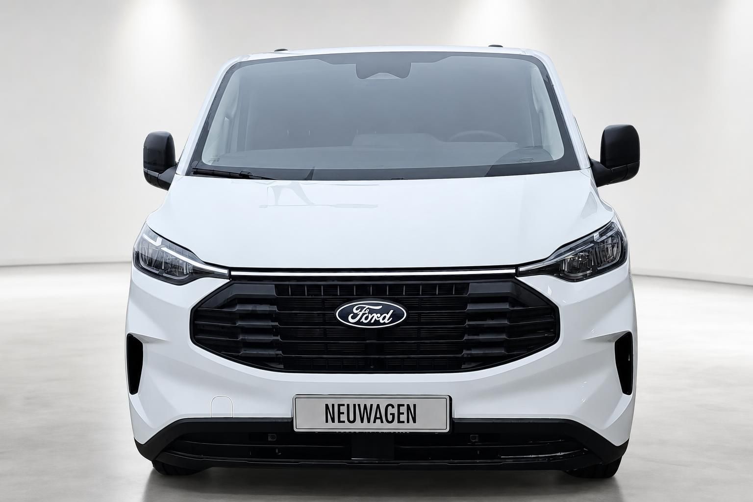 Ford Transit Custom weiß Frontansicht Neuwagen Studioaufnahme