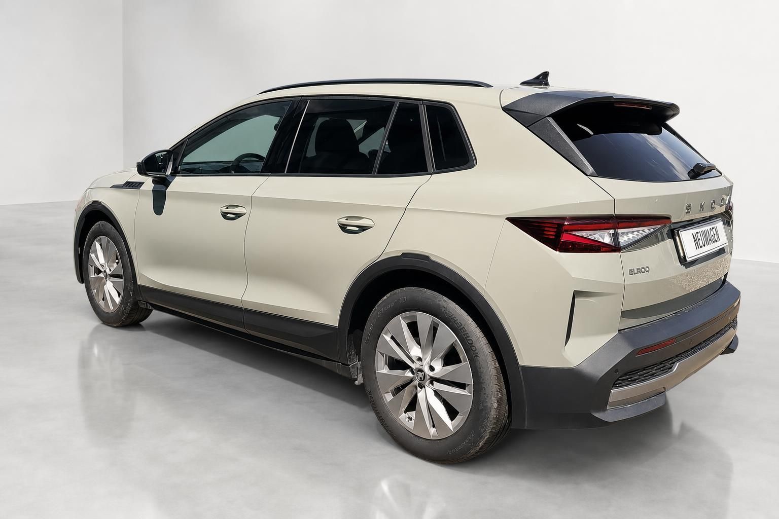 Skoda Elroq SUV Heck-Seitenansicht, beige metallic, Neuwagen