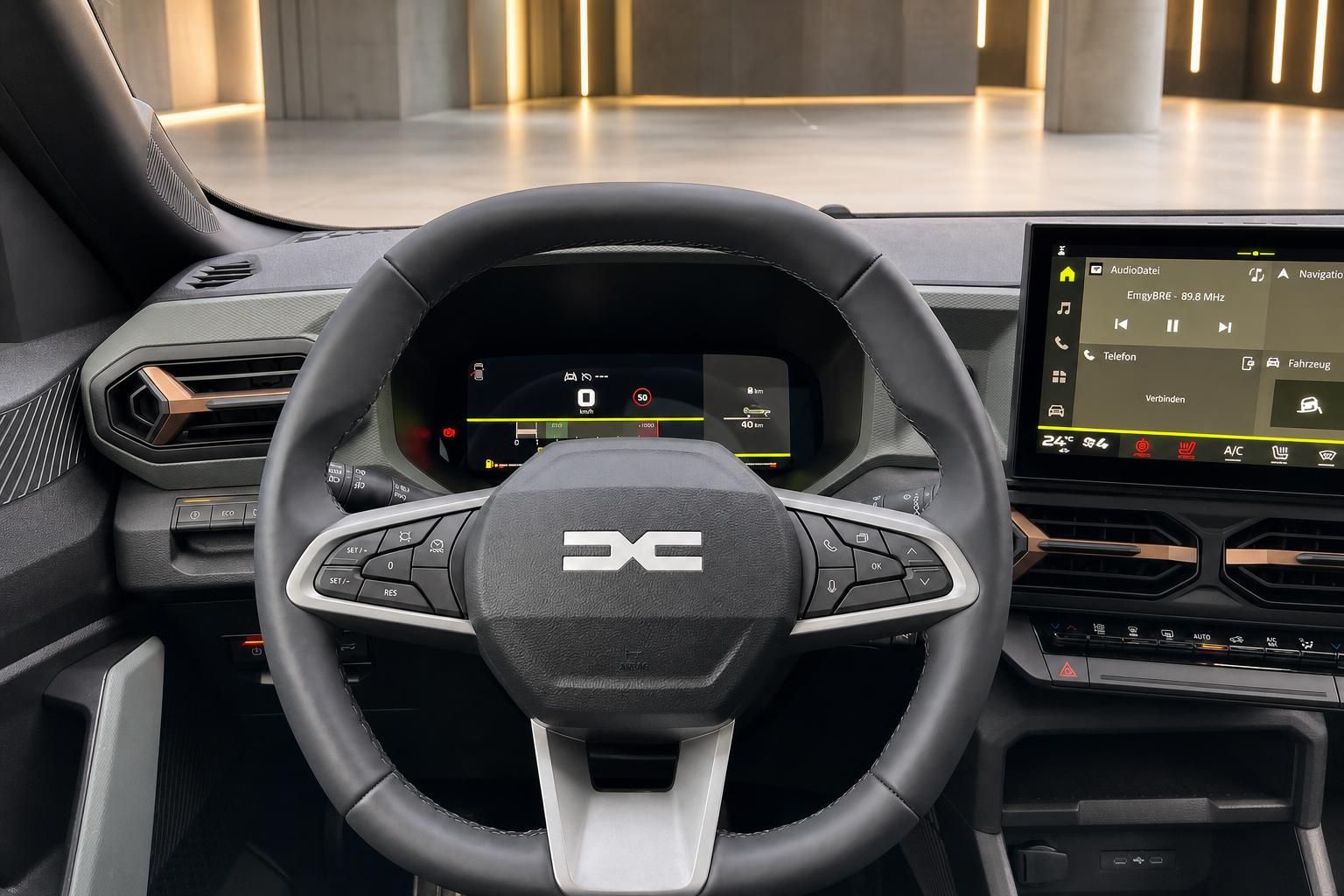 Modernes Fahrzeug-Cockpit mit digitalem Kombiinstrument und Infotainment-System