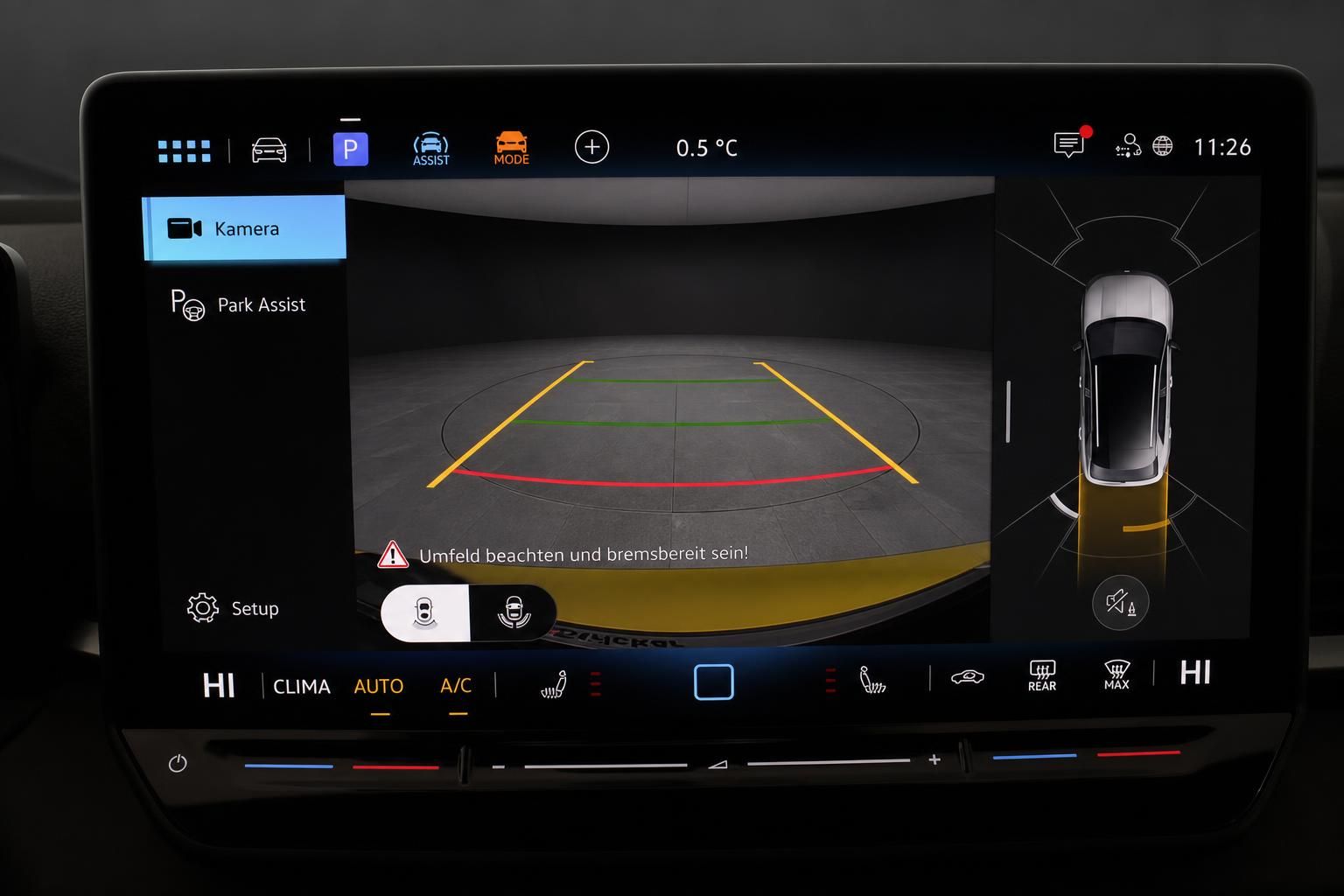 Infotainment-Display mit Rückfahrkamera und Park Assist im VW