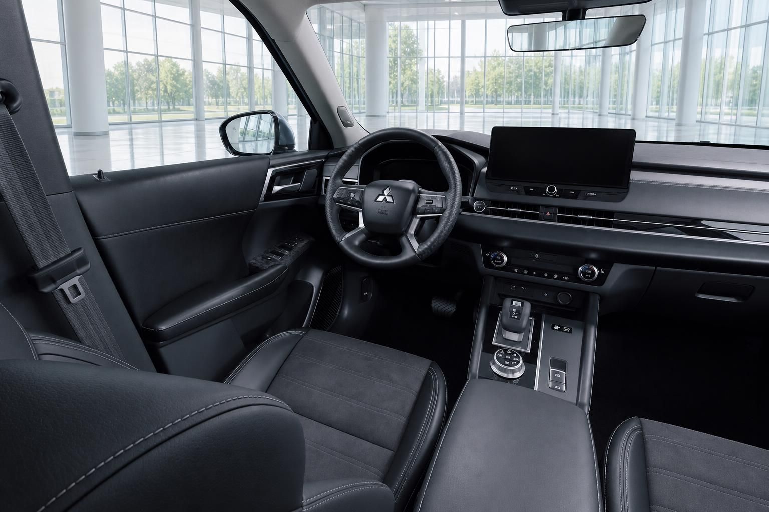 Mitsubishi Outlander Innenraum mit schwarzem Ledercockpit