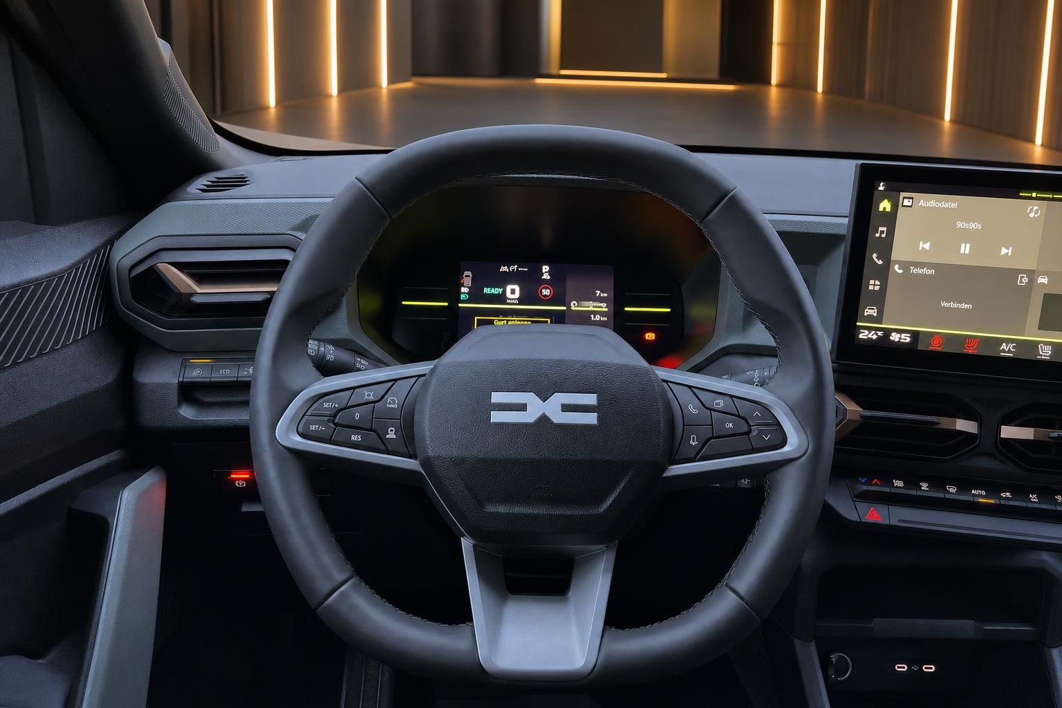 Modernes Fahrzeug-Cockpit mit digitalem Armaturenbrett und Touchscreen-Infotainmentsystem
