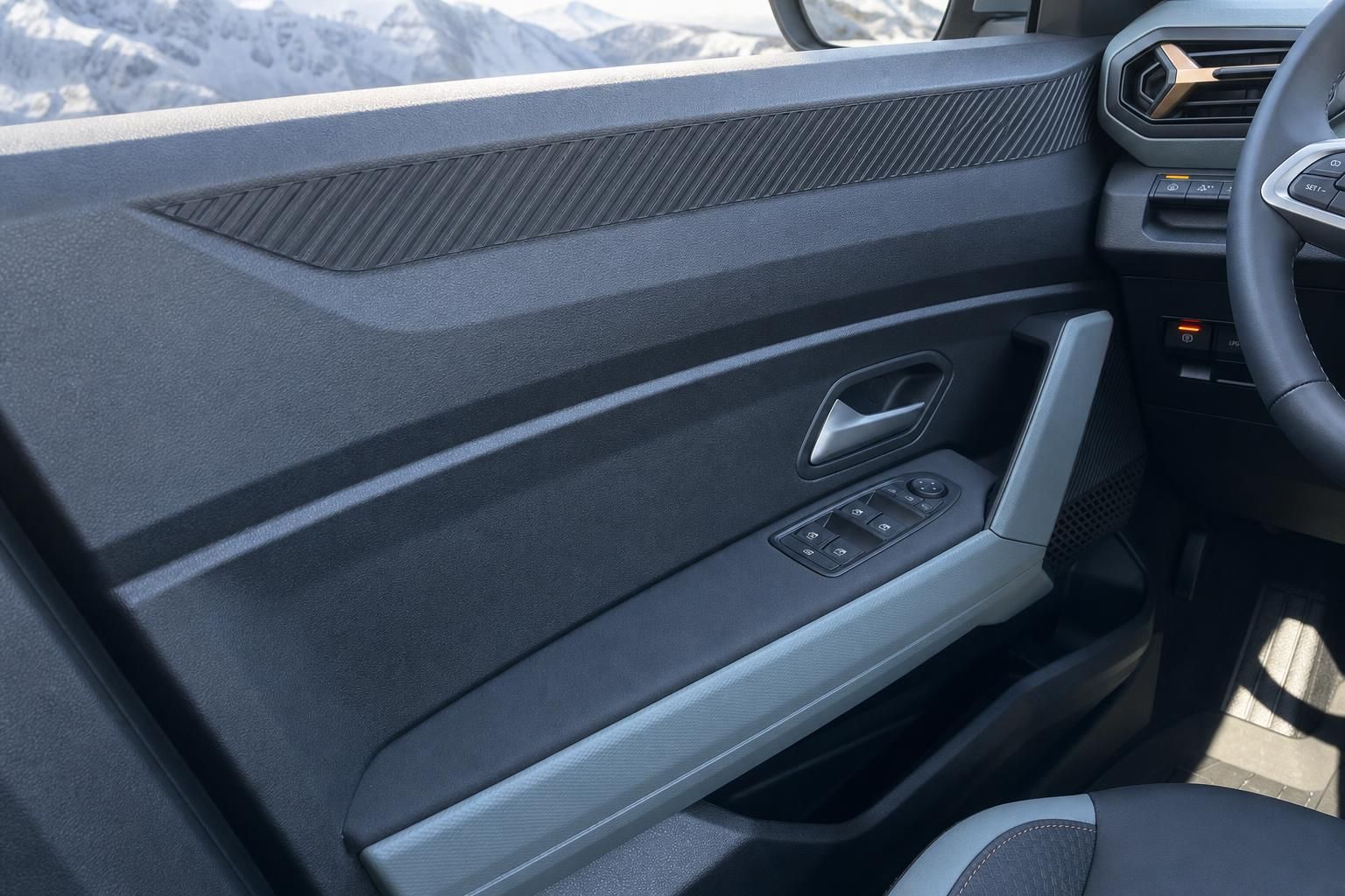 Fahrzeug Innenraum Beifahrertür mit Fensterheberschaltern und modernem Design