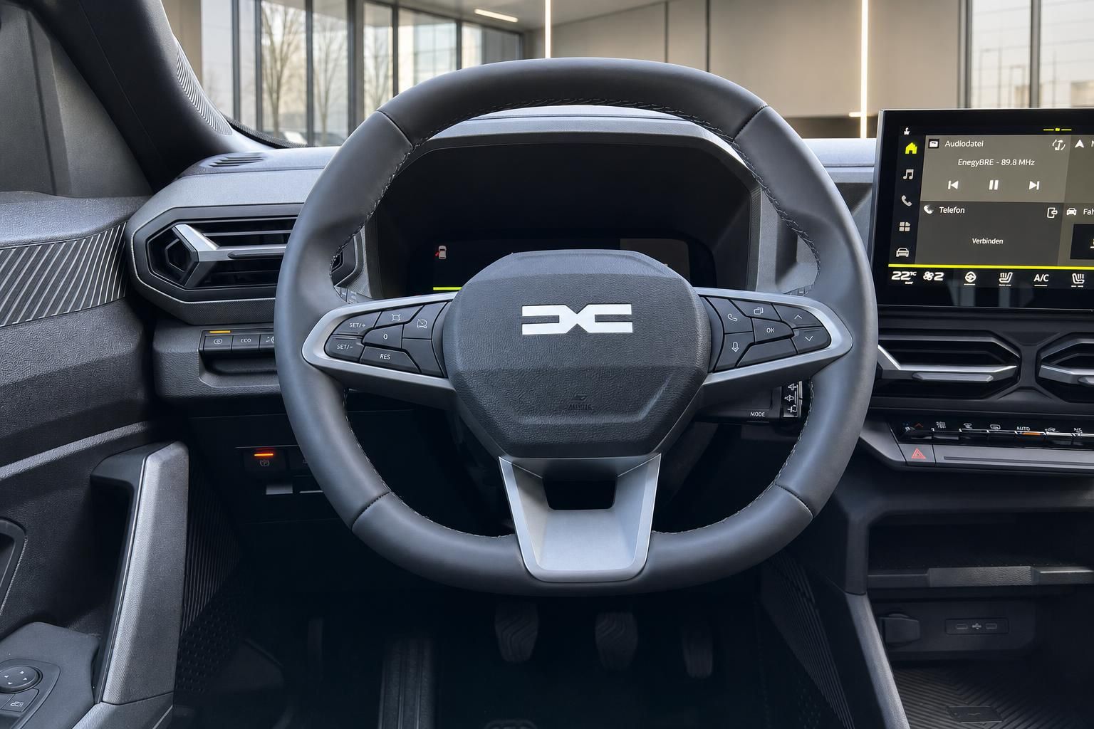 Modernes Fahrzeug Cockpit mit Lenkrad und Touchscreen Infotainment-System