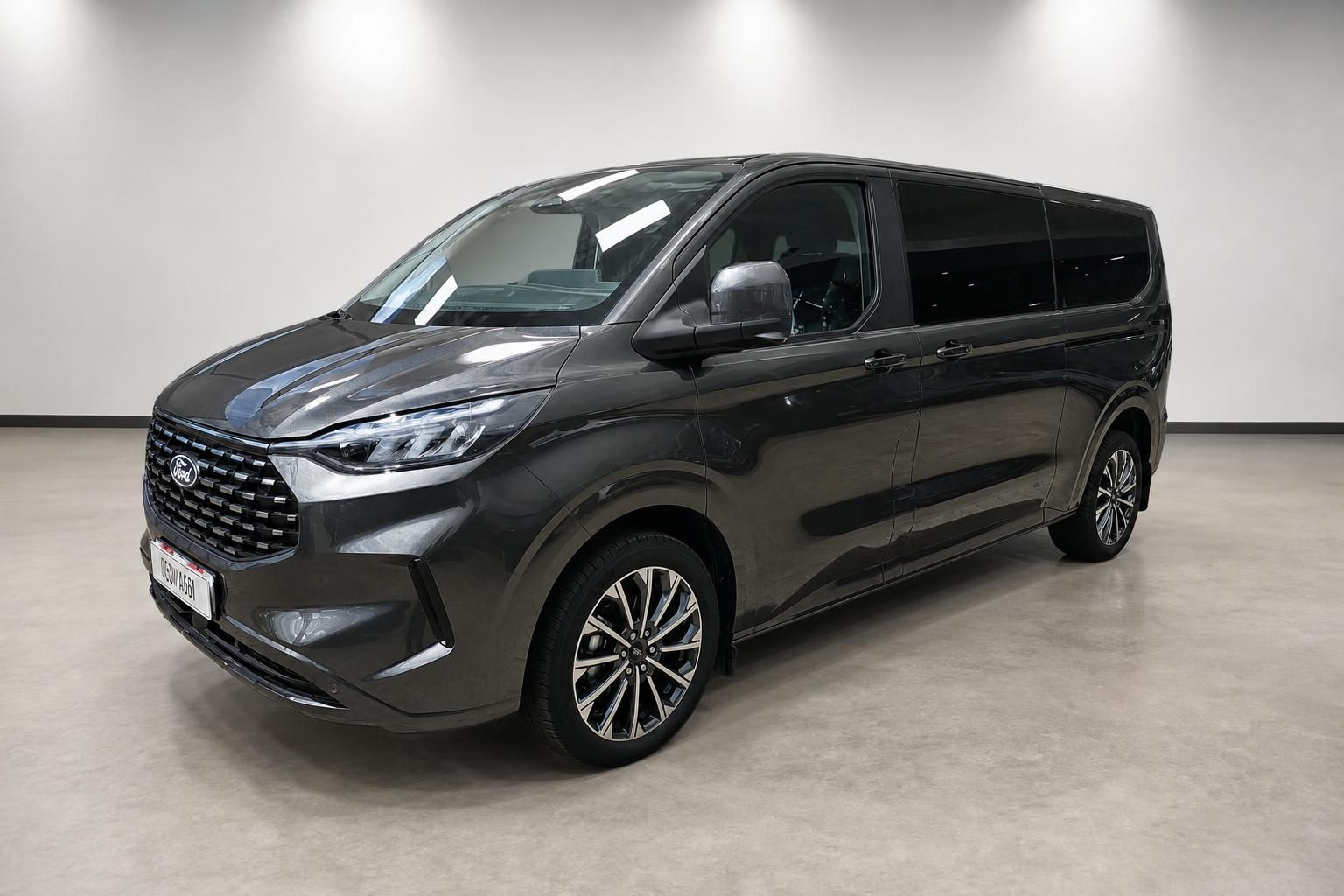 Ford Tourneo Custom Van Grau Frontansicht mit Kennzeichen