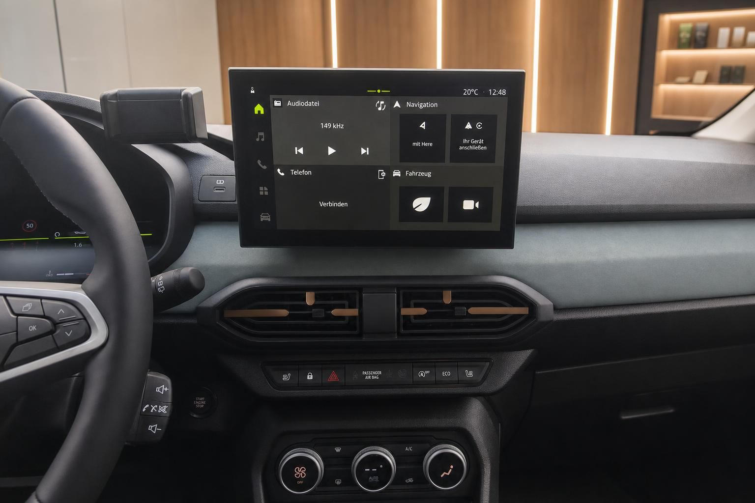 Touchscreen-Infotainmentsystem mit Navigation und Klimabedienung