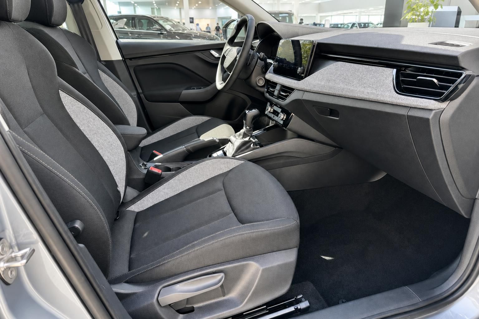 Skoda Innenraum Vordersitze und Armaturenbrett Ansicht