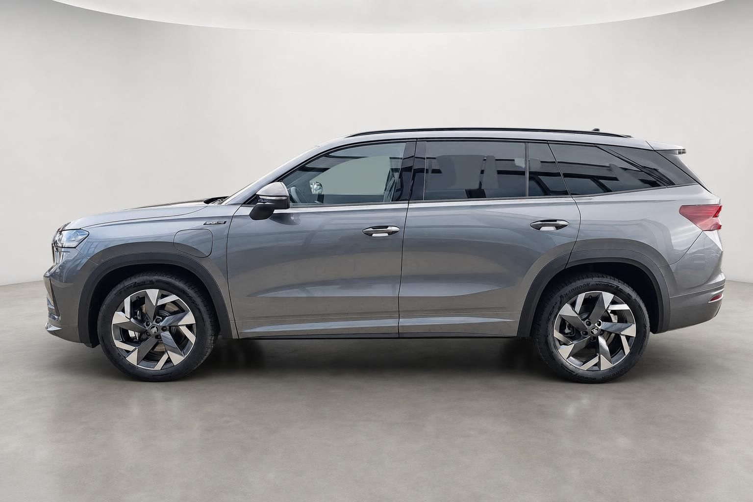 Skoda Kodiaq grau Seitenansicht SUV Studiofoto