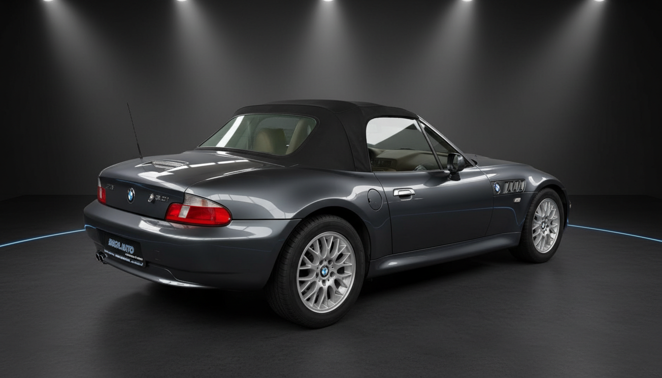 BMW Z3 Roadster in Graumetallic, Heckansicht mit schwarzem Softtop, Studioaufnahme