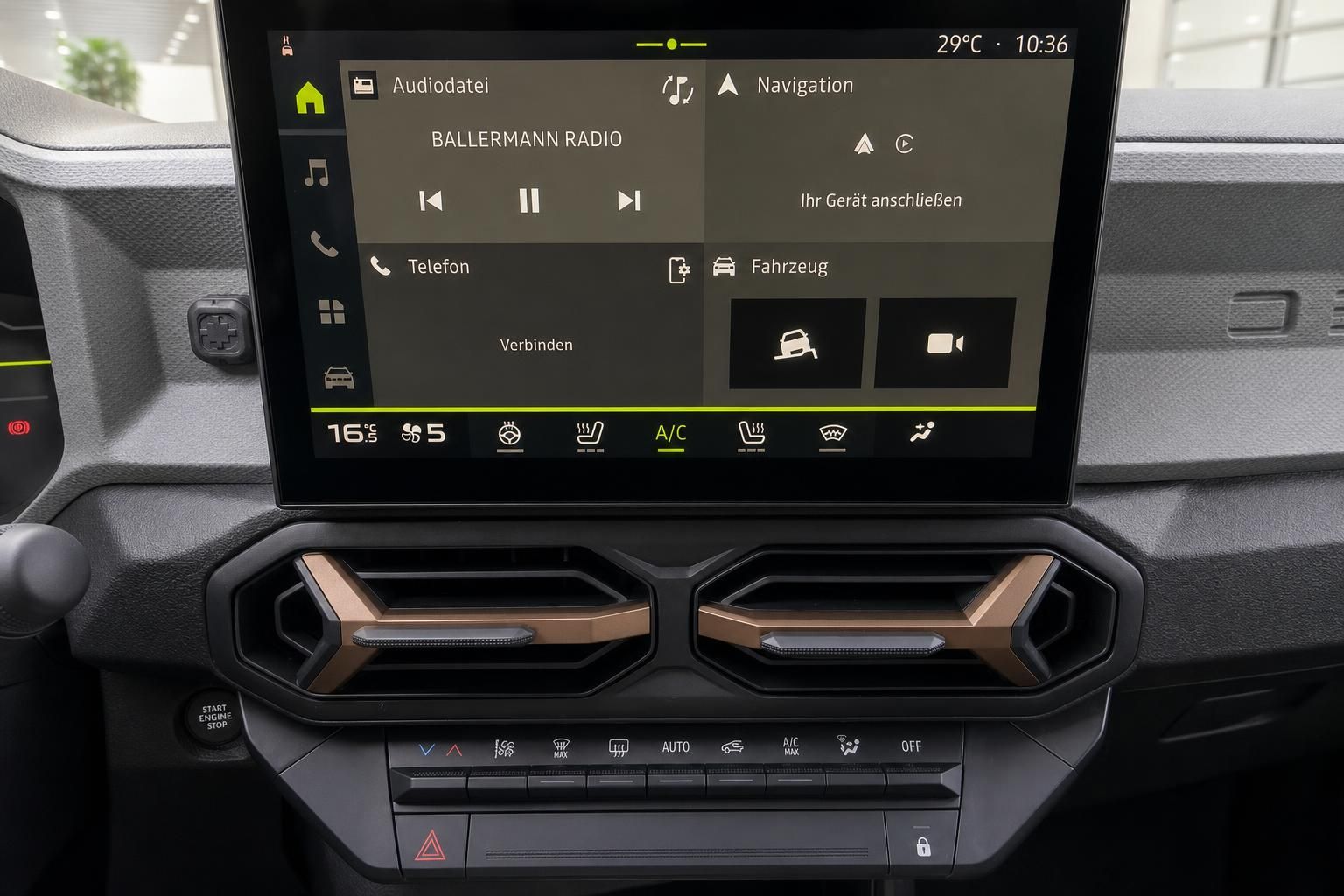 Dacia Duster Infotainment-System Touchscreen mit Navigation, Audio und Klimasteuerung
