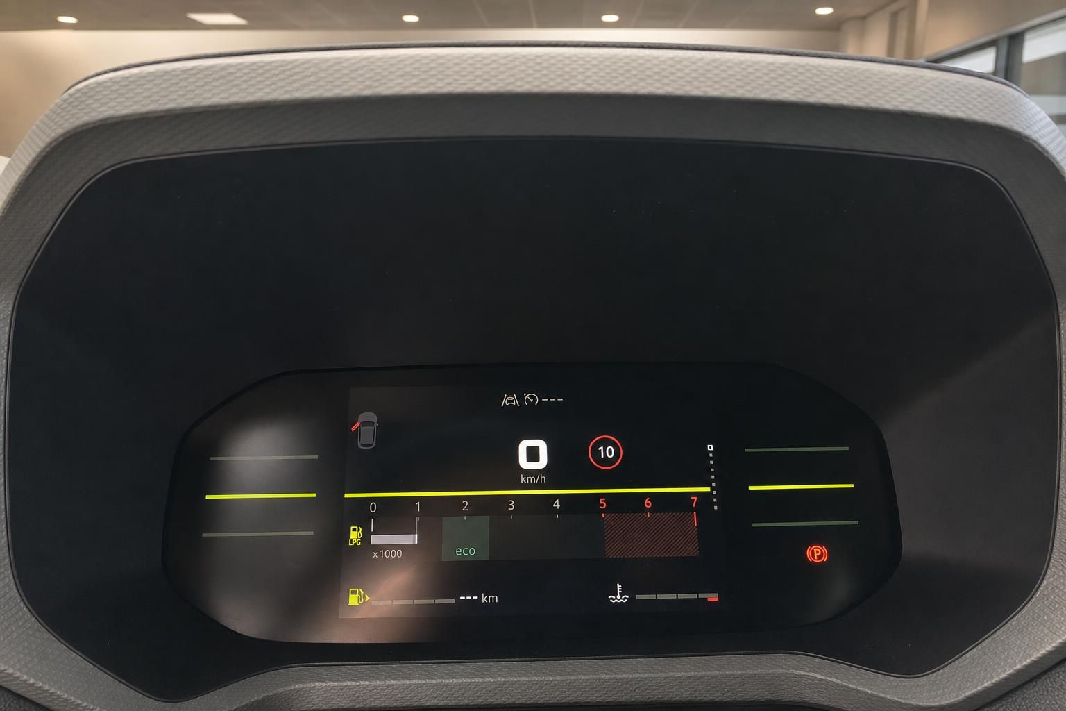 Dacia Duster digitales Kombiinstrument mit Drehzahlmesser, Tacho und Fahrerassistenzanzeigen
