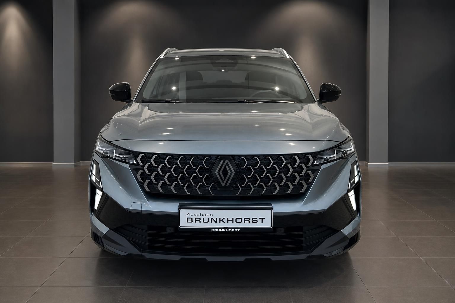 Renault Espace SUV Frontansicht in Grau im Autohaus Brunkhorst – modernes Design mit Wabengrill