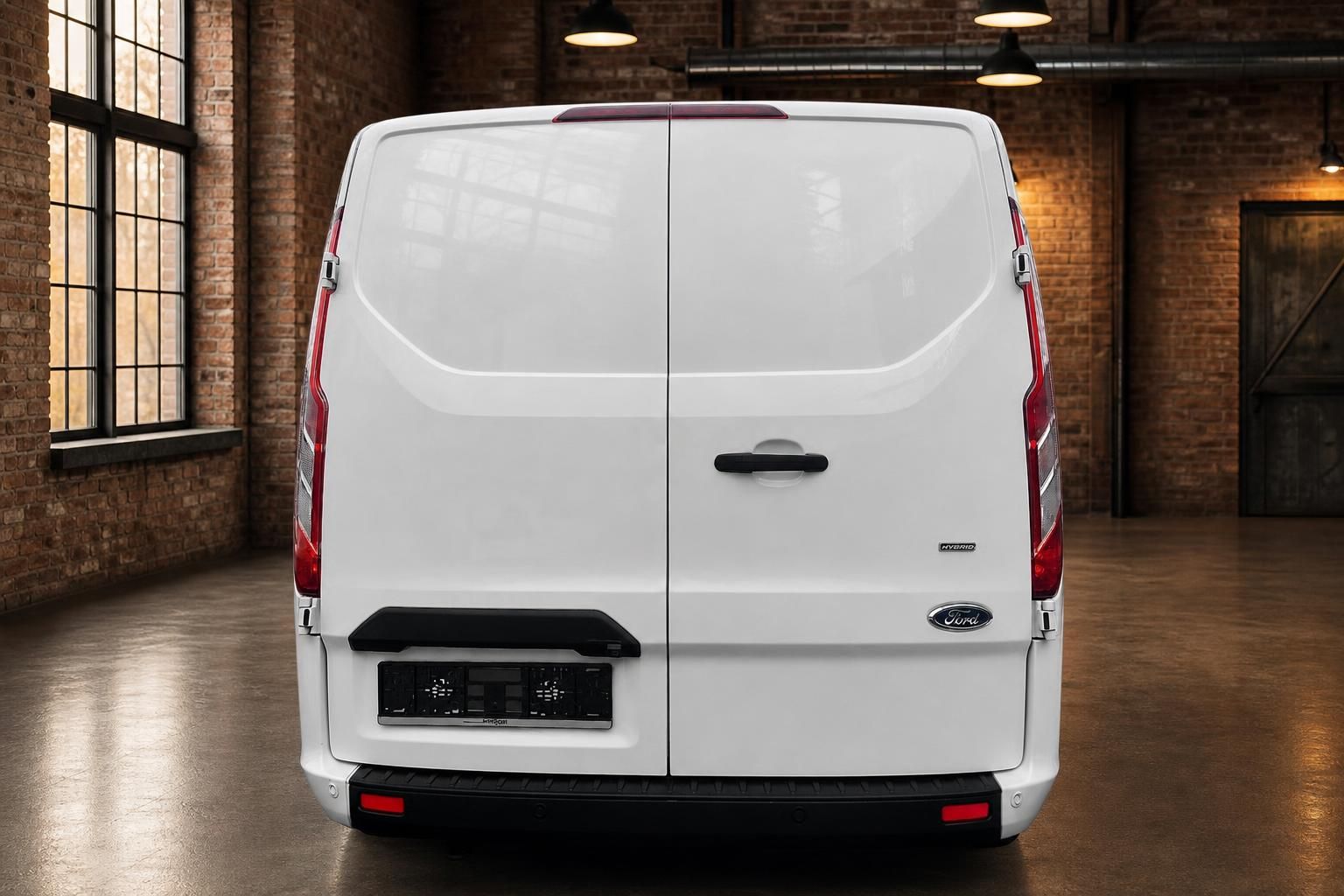 Ford Transit Custom weiß Hybrid Kastenwagen Heckansicht frontal
