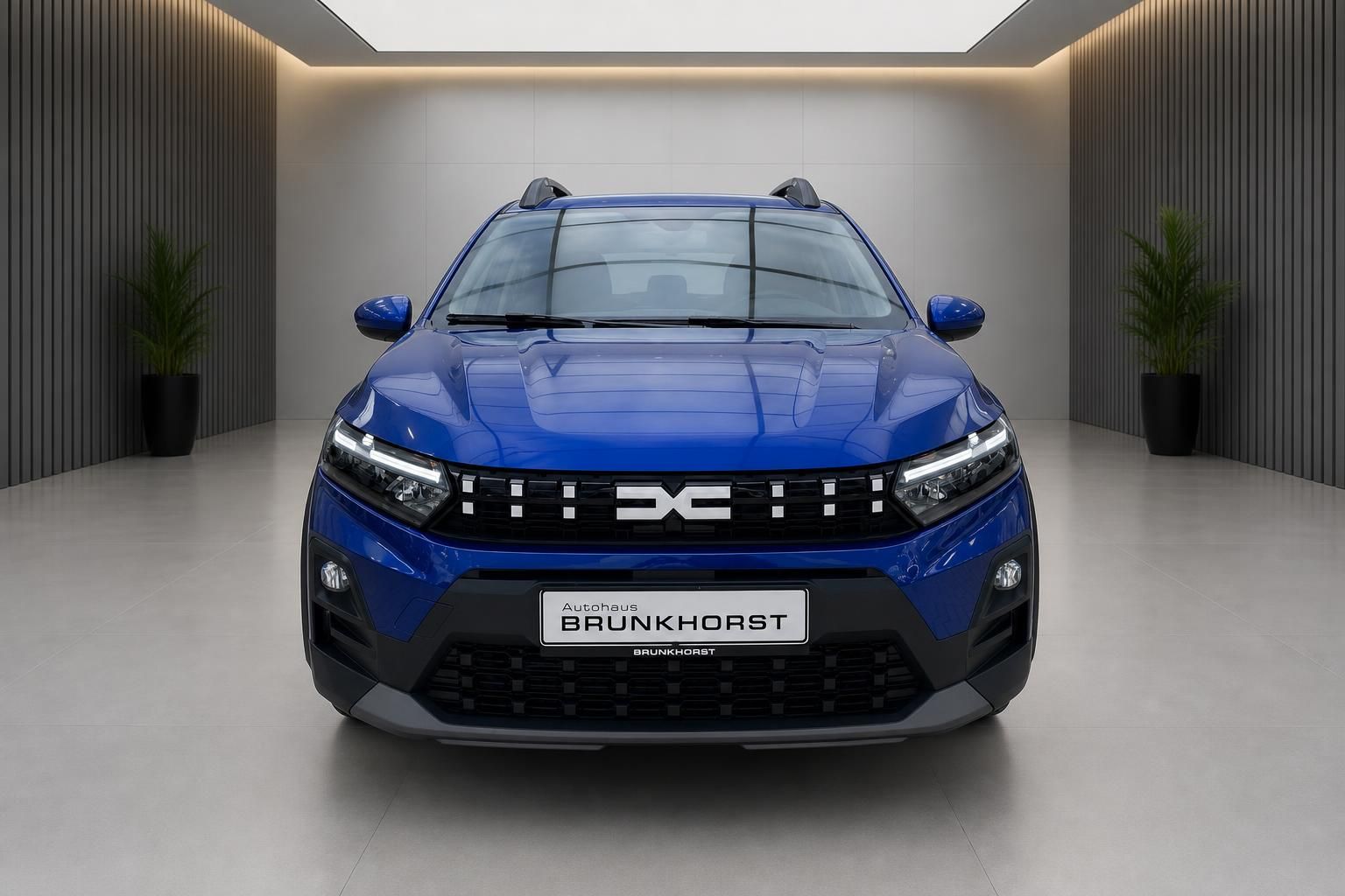 Dacia Sandero Stepway blau, Frontansicht im Autohaus Brunkhorst