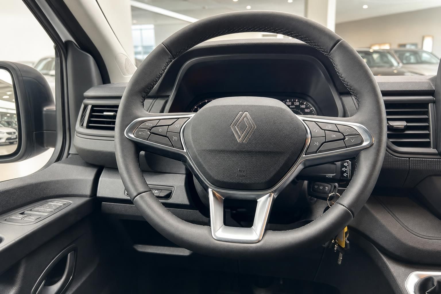 Renault Cockpit mit Lenkrad, Armaturenbrett und Multifunktionstasten