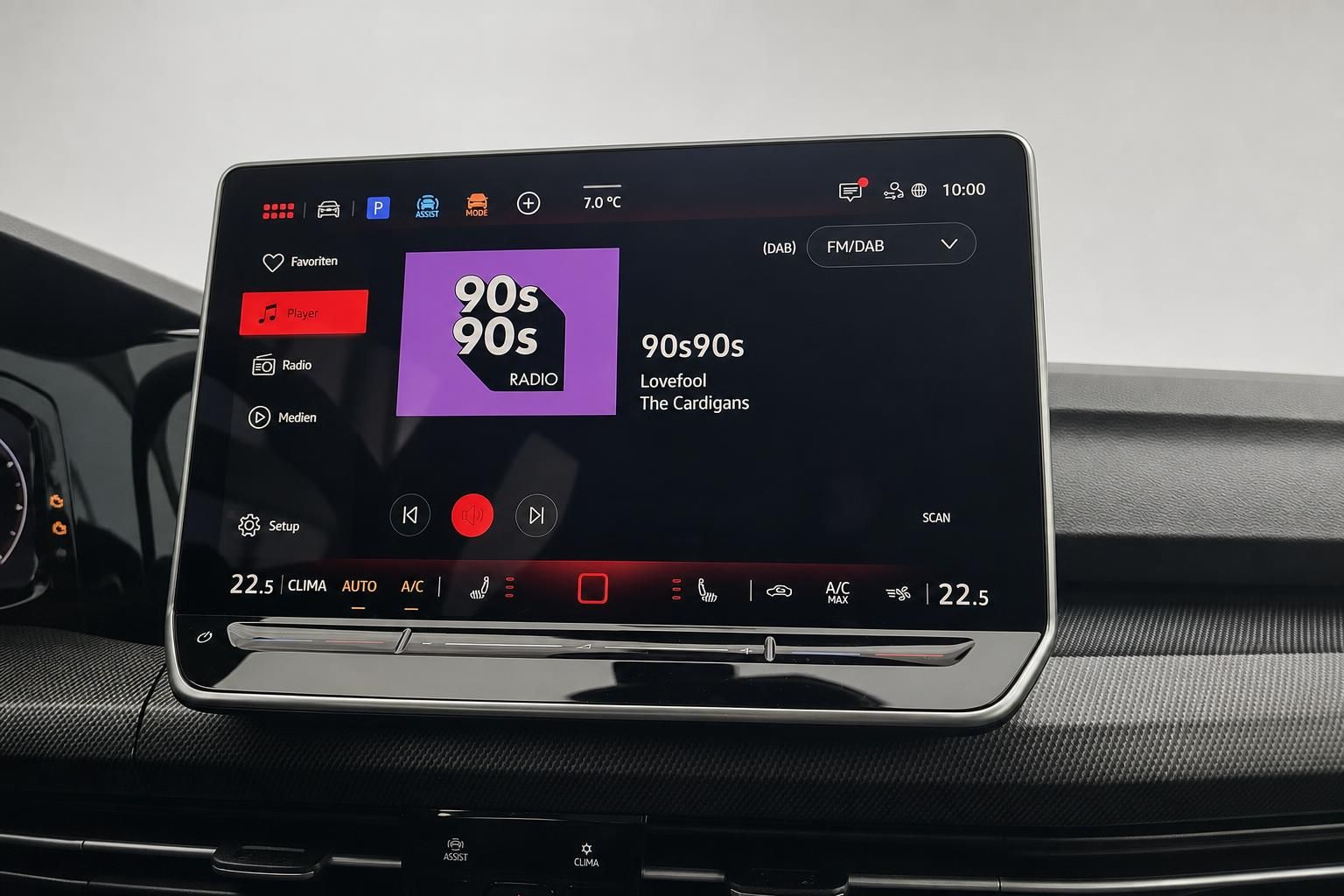 VW Golf GTI Touchscreen Infotainmentsystem Nahaufnahme
