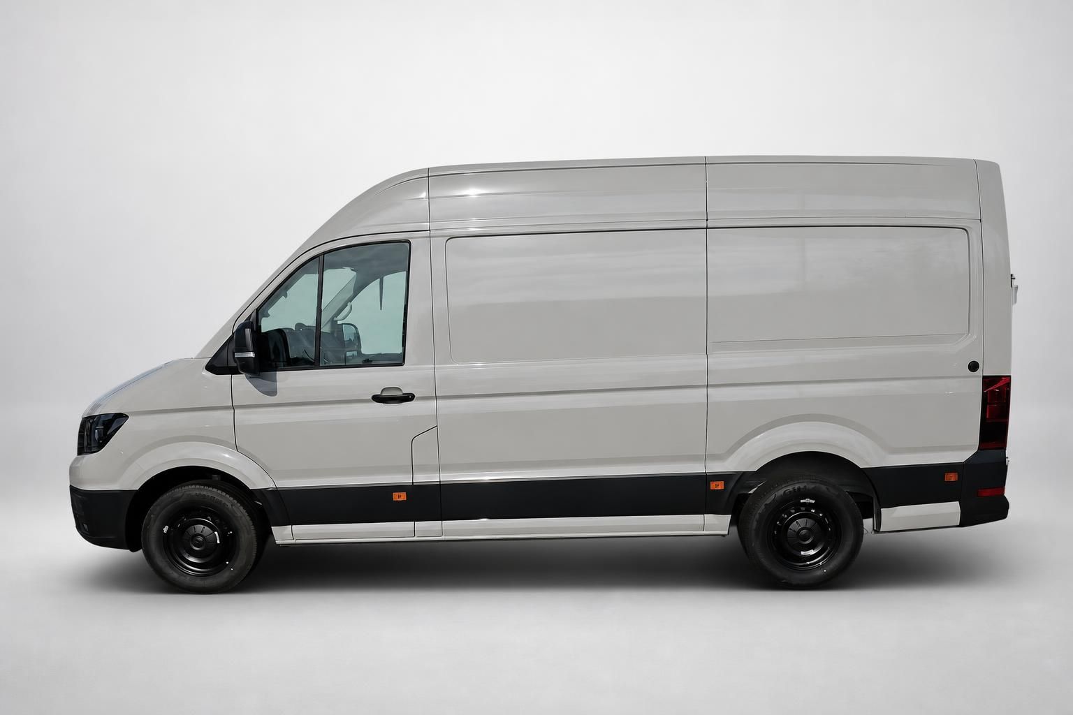 VW Crafter Kastenwagen weiß Seitenansicht Studio