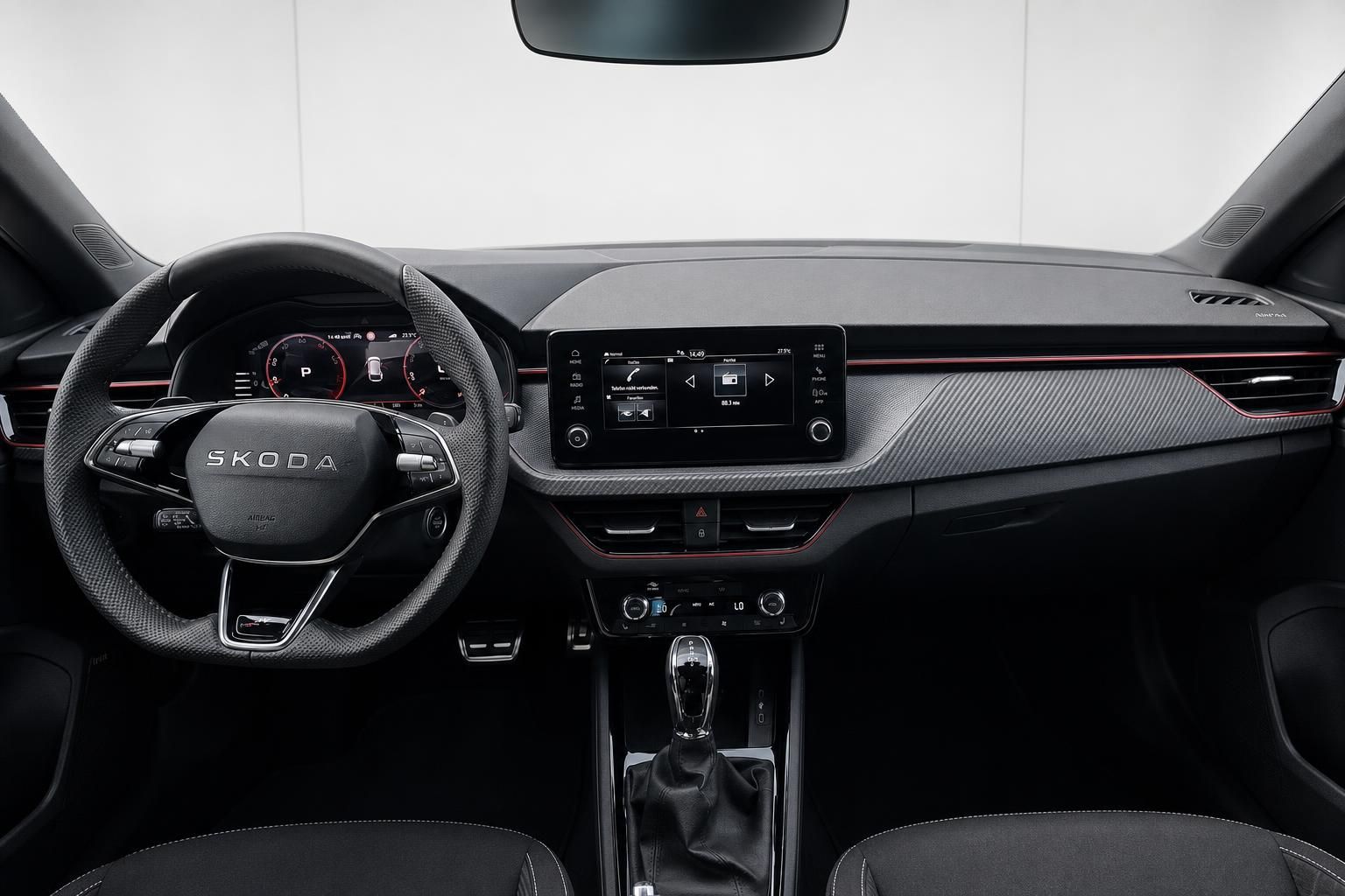 Skoda Innenraum: Cockpit mit Lenkrad, Digitaltacho und Infotainment-System