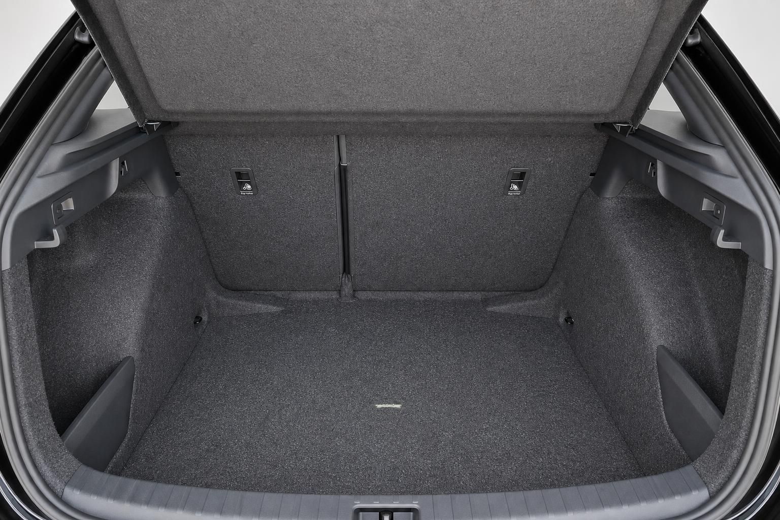 Skoda Kofferraum leer mit großzügigem Ladevolumen und flacher Ladefläche