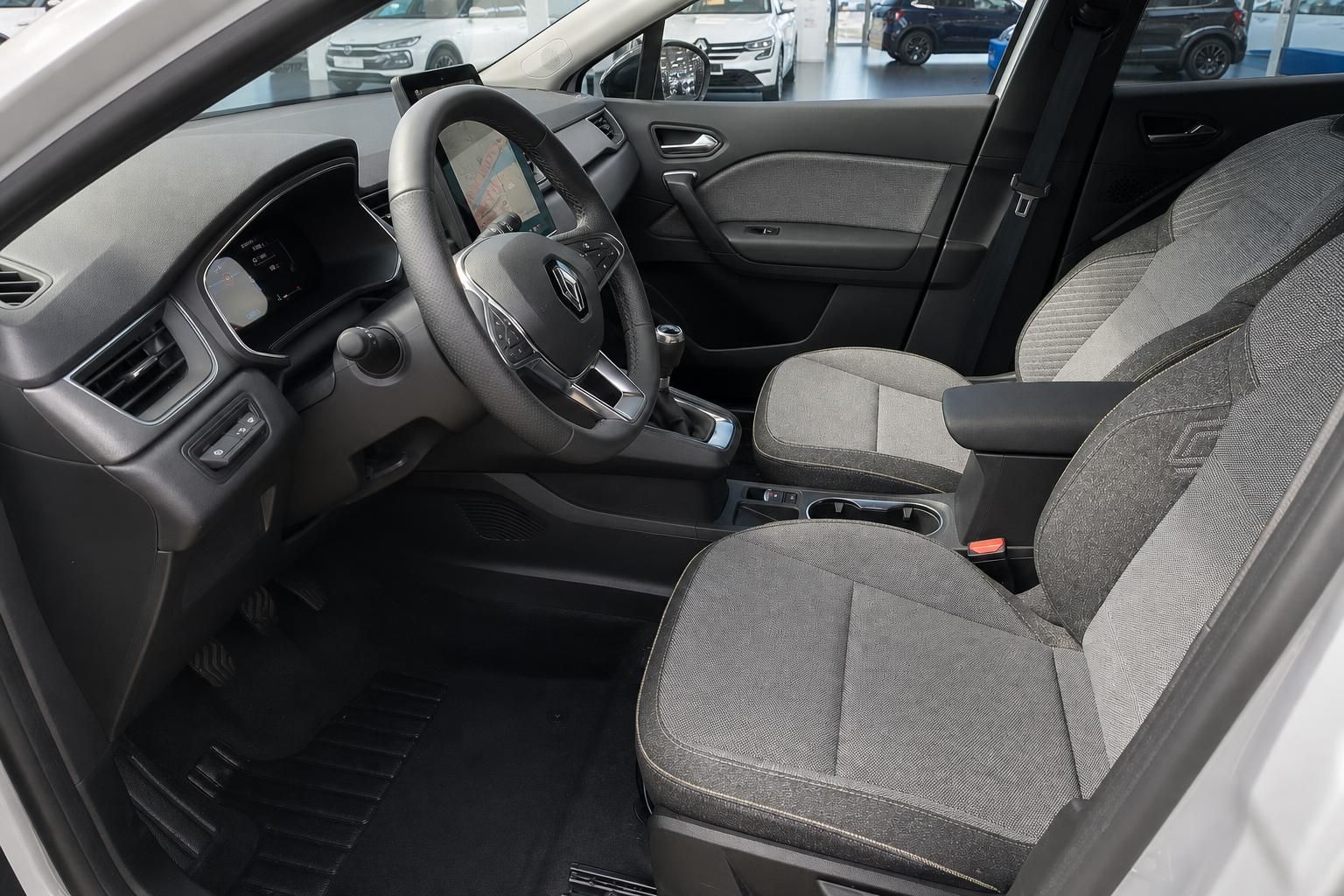 Renault Innenraum mit Sitzen und Cockpit im Detail