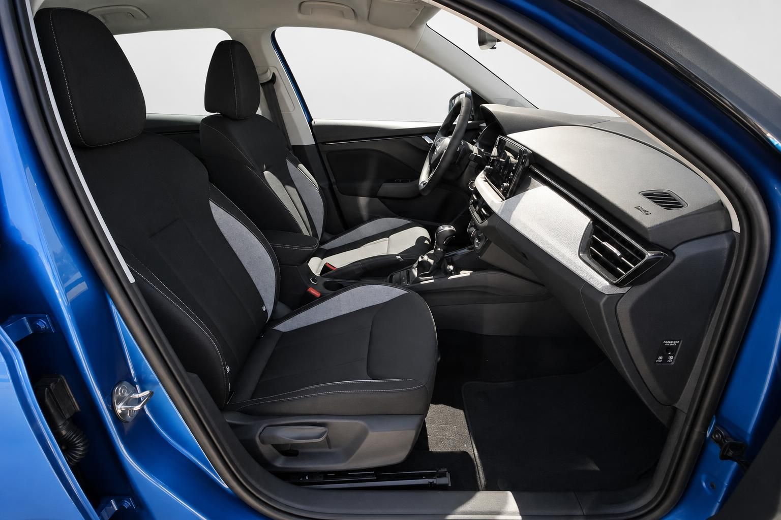 Skoda Kamiq Innenraum Vordersitze und Cockpit Ansicht