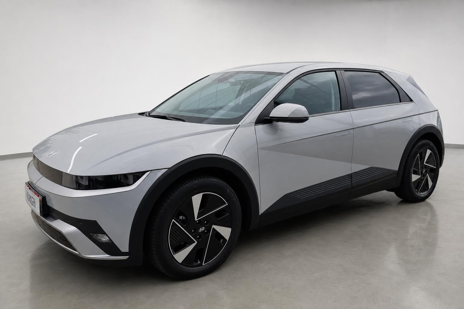 Hyundai Ioniq 5 Neuwagen, Frontansicht schraeg von vorne