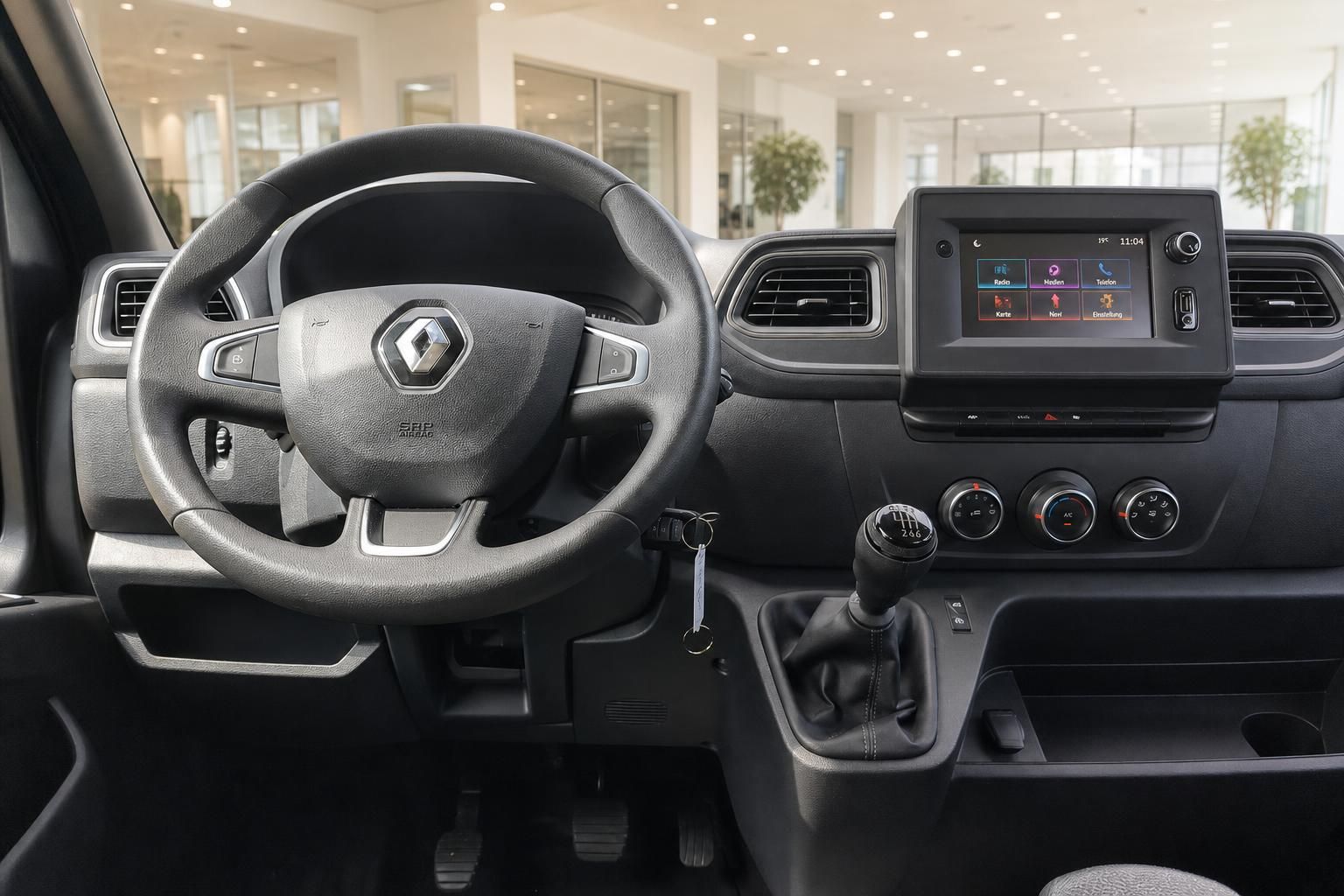 Renault Master Cockpit mit Lenkrad, Touchscreen-Navi und Schaltgetriebe