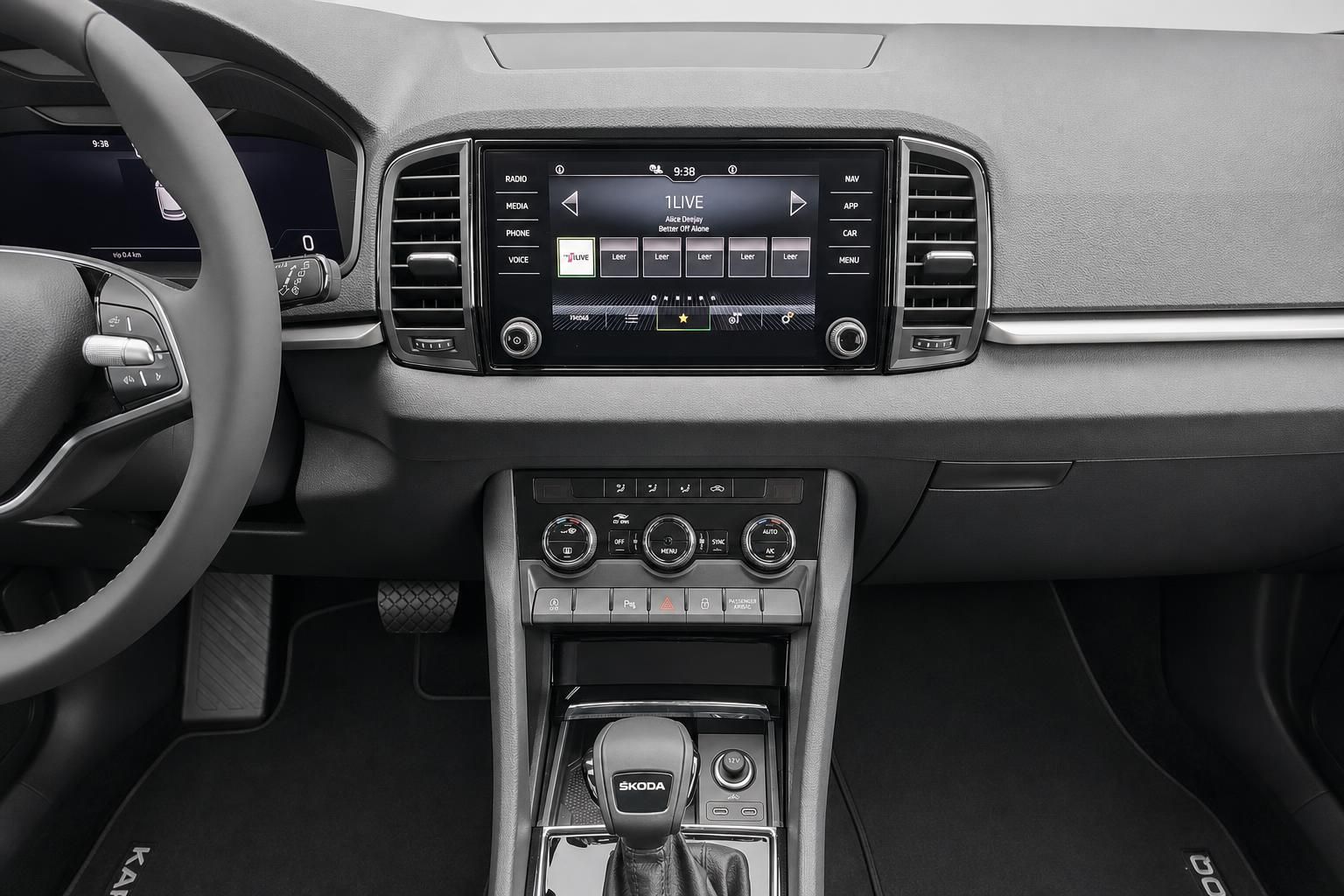 Skoda Karoq Cockpit Infotainment Display und Mittelkonsole Detail