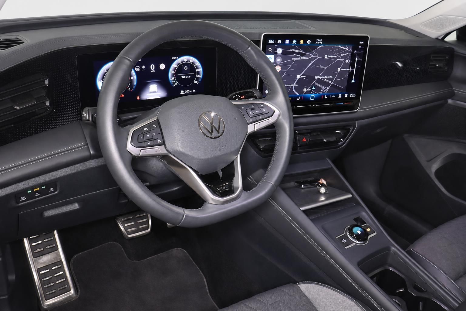 VW Tiguan Cockpit Lenkrad und digitales Display