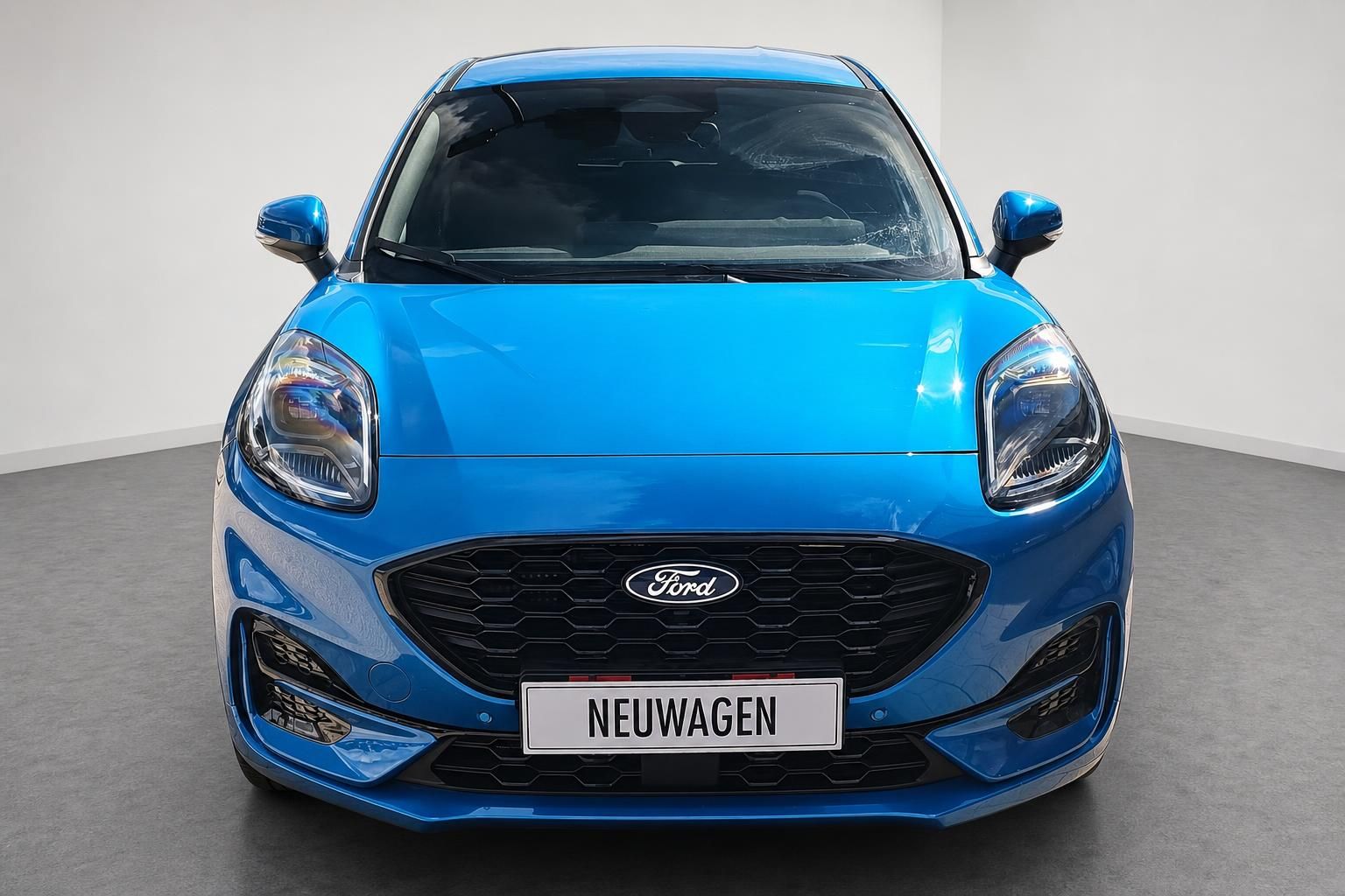 Ford Puma blau, Frontansicht mit Kennzeichen Neuwagen