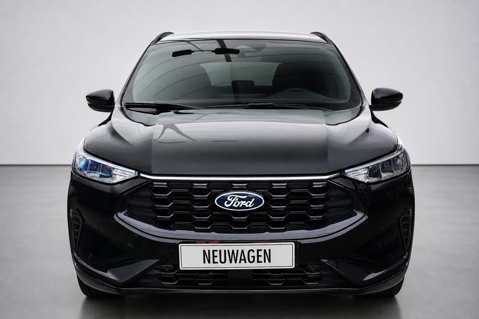 Ford Kuga schwarz Frontalansicht Kuehlergrill Neuwagen