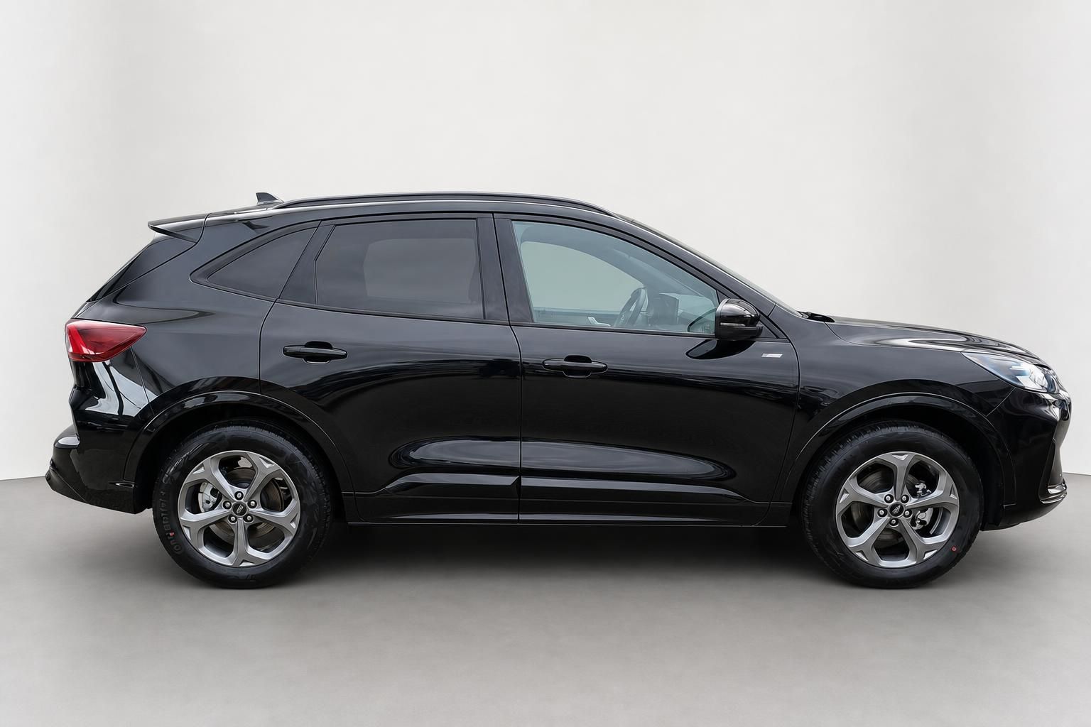 Ford SUV schwarz Seitenansicht Studioaufnahme