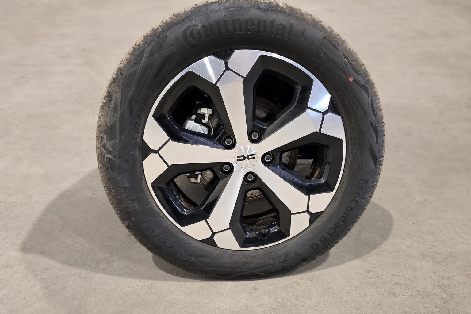 Leichtmetallfelge mit Continental EcoContact 6 Reifen im Detail