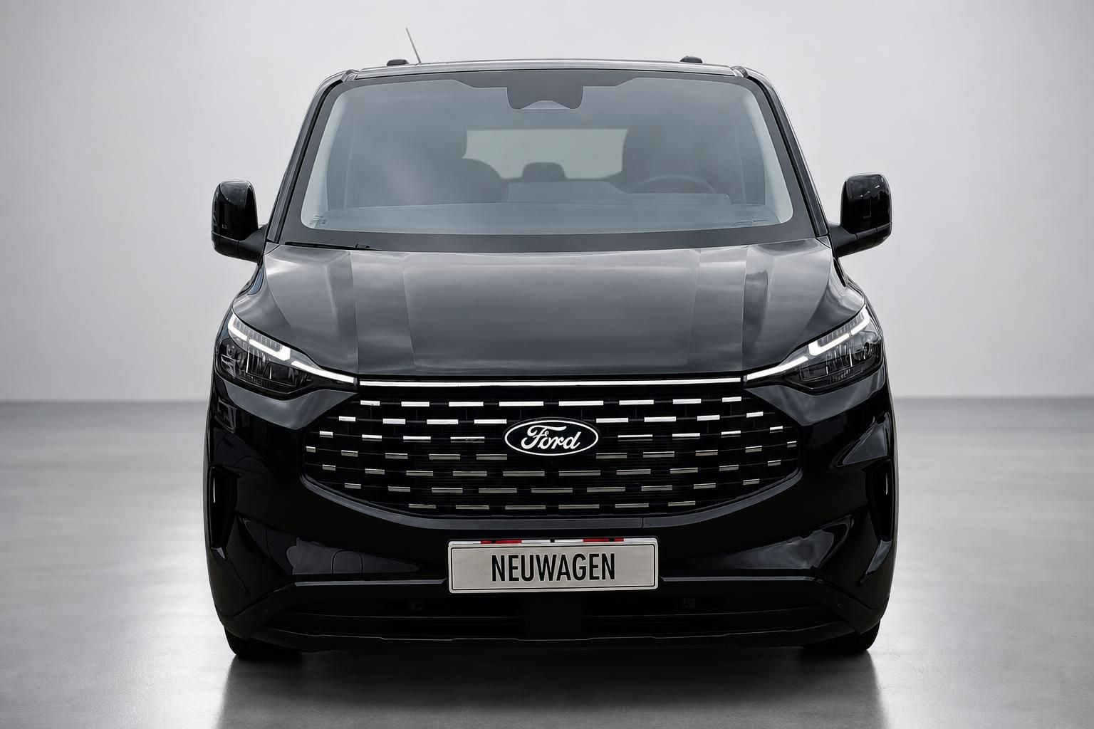 Ford Tourneo Custom schwarz Frontansicht Neuwagen Studio