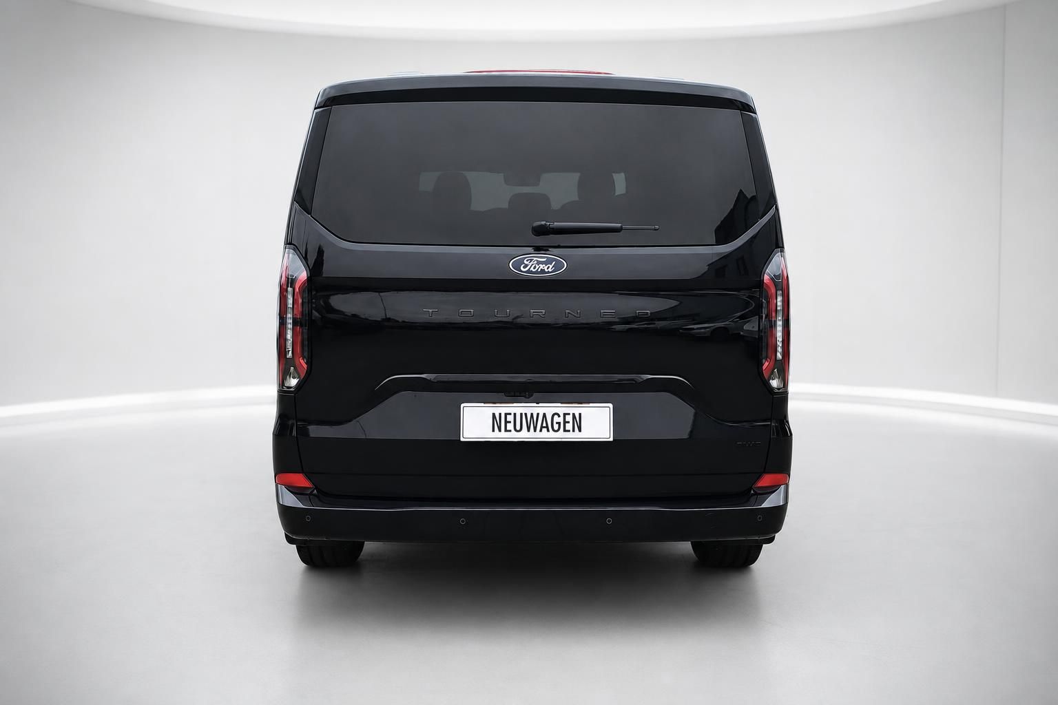 Ford Tourneo Custom schwarz Heckansicht Studioaufnahme Neuwagen